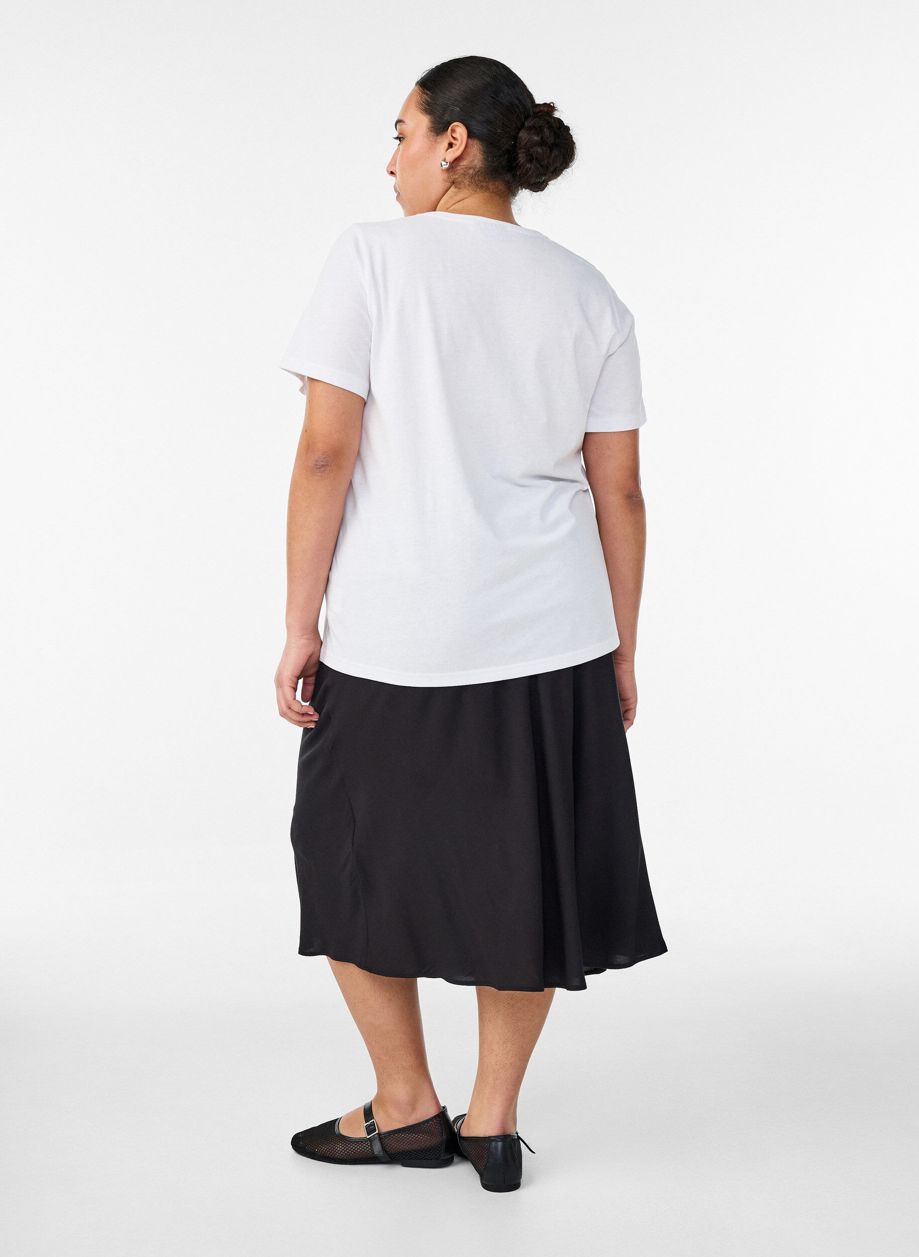Zizzifashion Viscose skirt with an elasticated waist, Black, Model image number 1