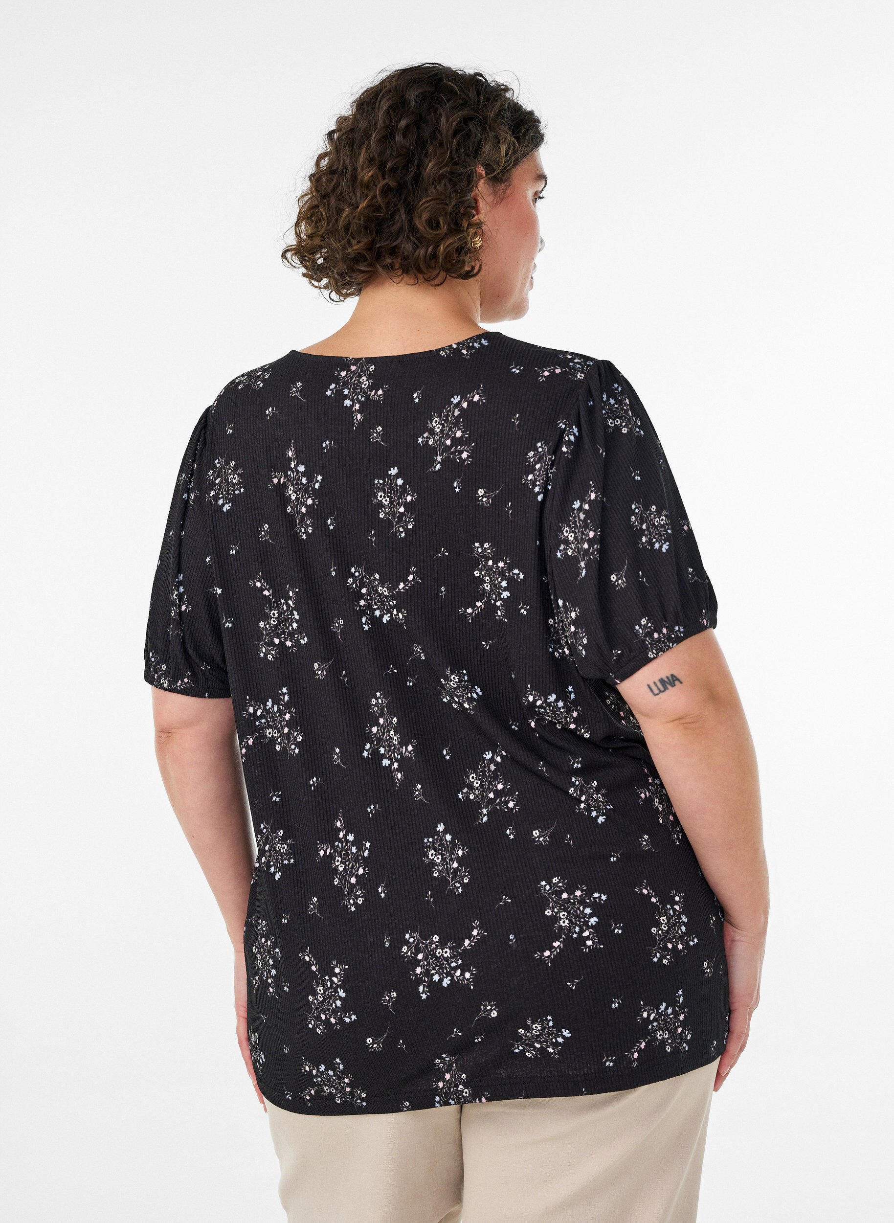 Zizzifashion Patterned blouse with short sleeves, Black, Model image number 2