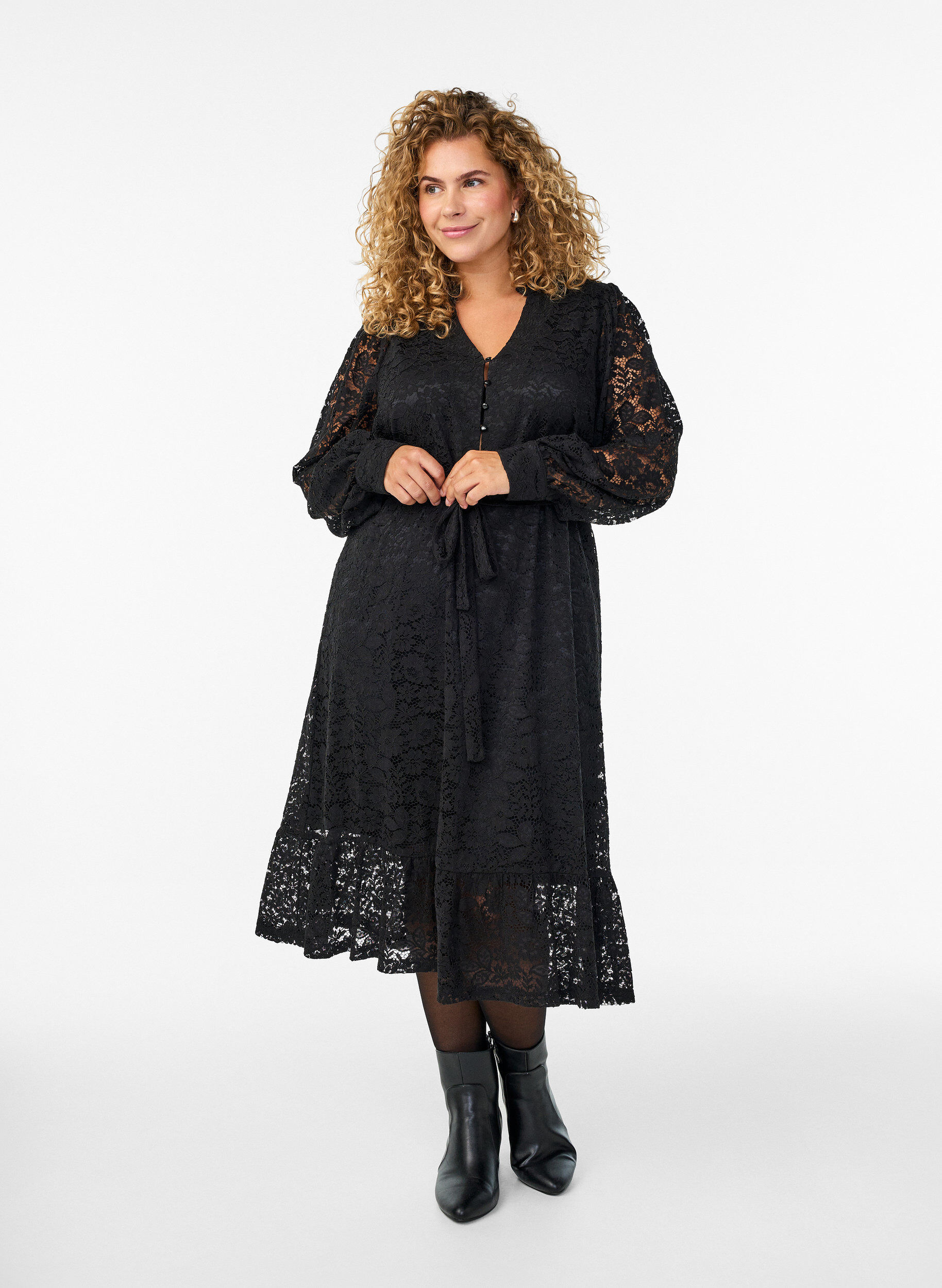 Lace dress with long sleeves and a tie belt, Black, Model
