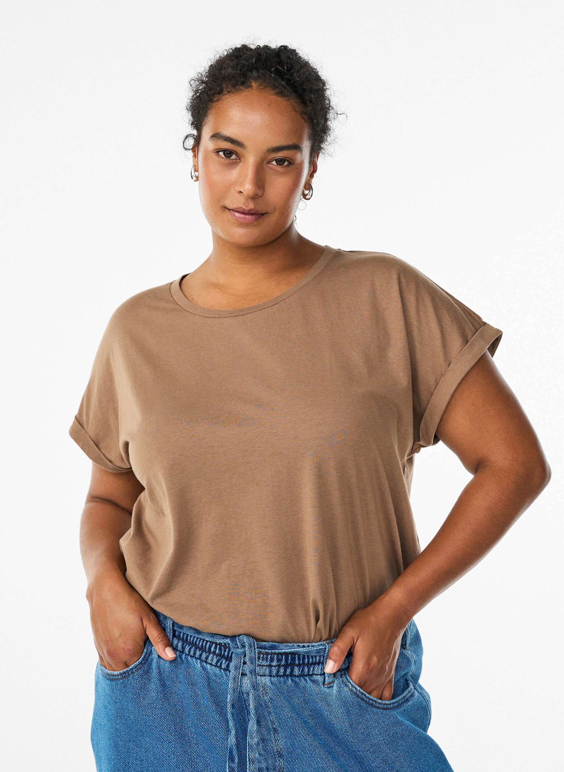 Short sleeved cotton blend t-shirt, Brown, Model