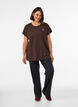 Solid-coloured training T-shirt, Brown, Model image number 1