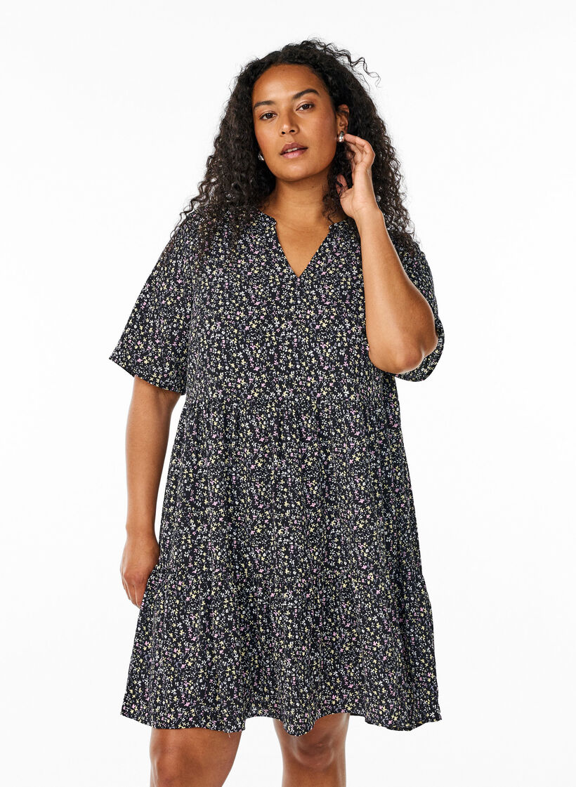Short sleeve dress with a-line and cutlines, Black, Model image number 0