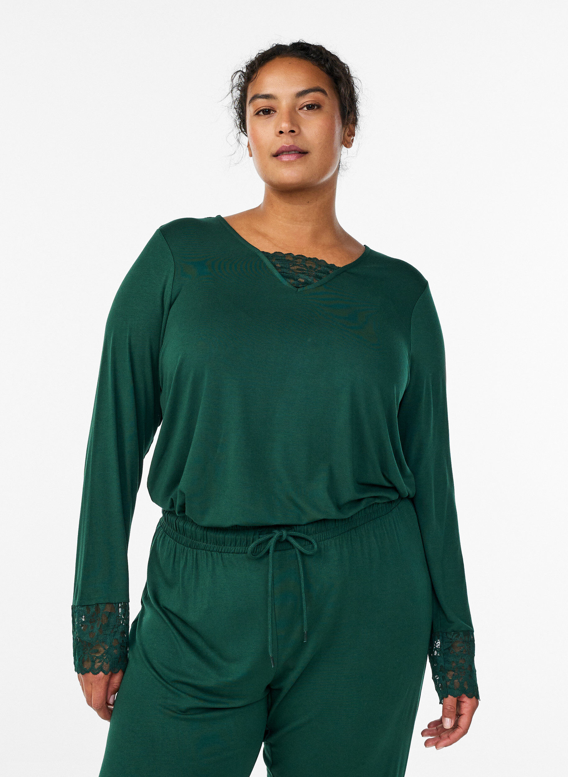 Long-sleeved pyjama top with lace details, Green, Model