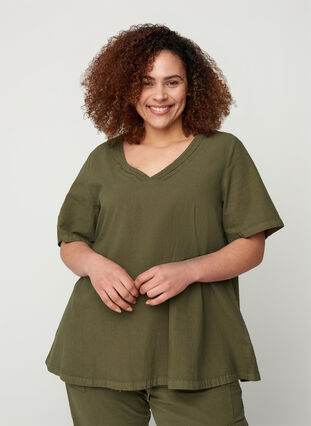 Short-sleeved blouse in cotton, Ivy Green, Model image number 0