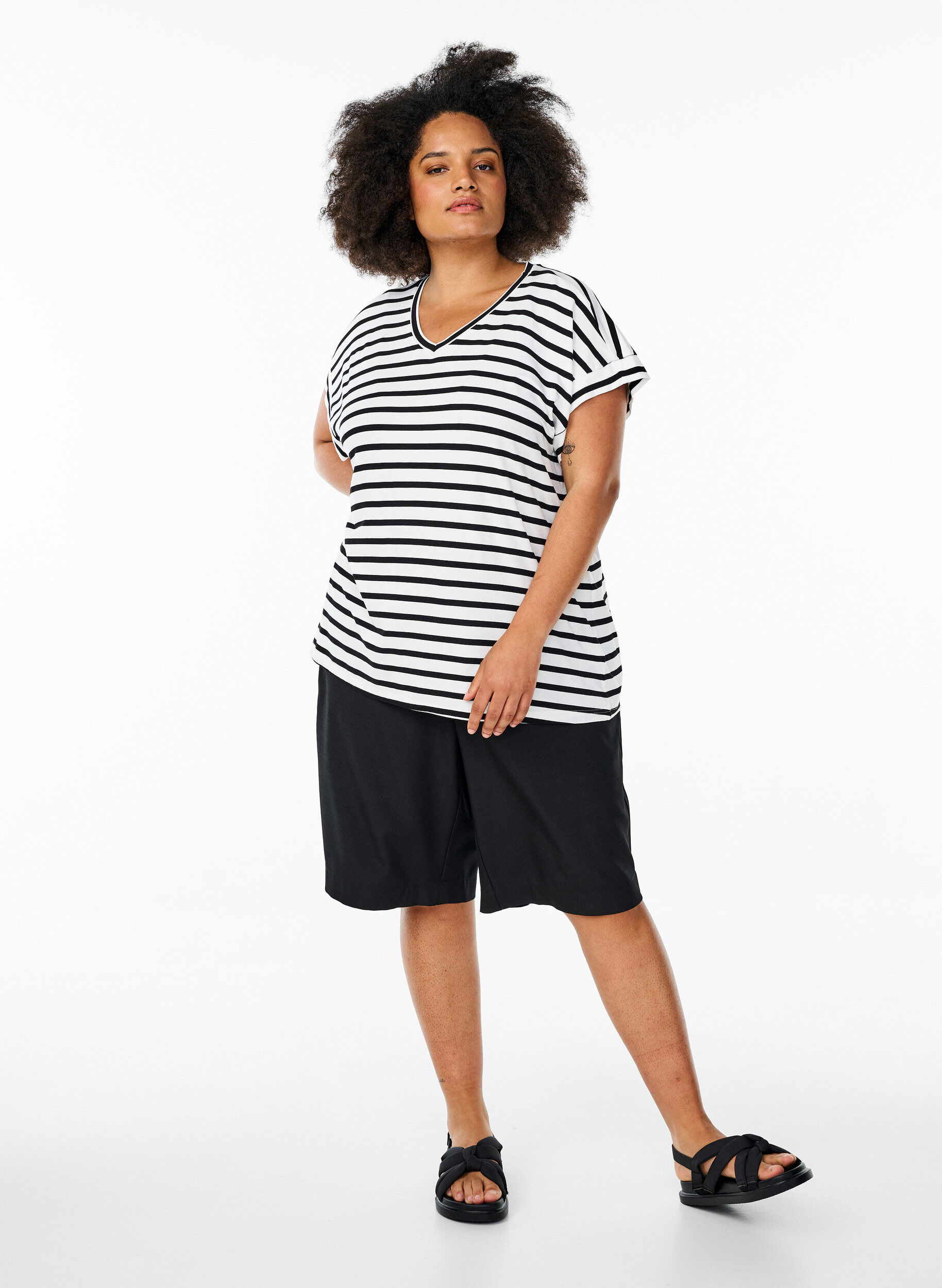Zizzifashion Striped T-shirt with V-neck, Black, Model image number 1