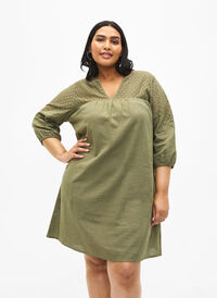 Dress in a cotton blend with linen and crochet detail, Deep Lichen Green, Model