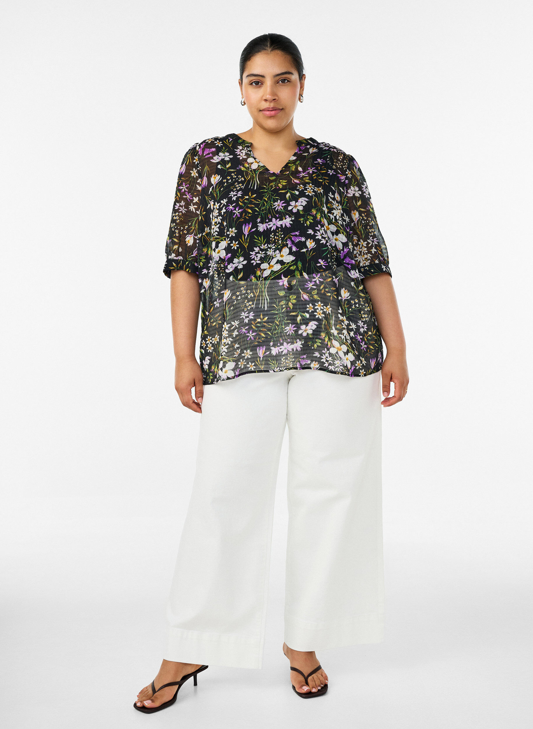 Zizzifashion Blouse with floral print and V-neck, Black, Model image number 1