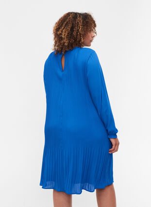 Long-sleeved plissé dress with ruffles, Dazzling Blue, Model image number 1