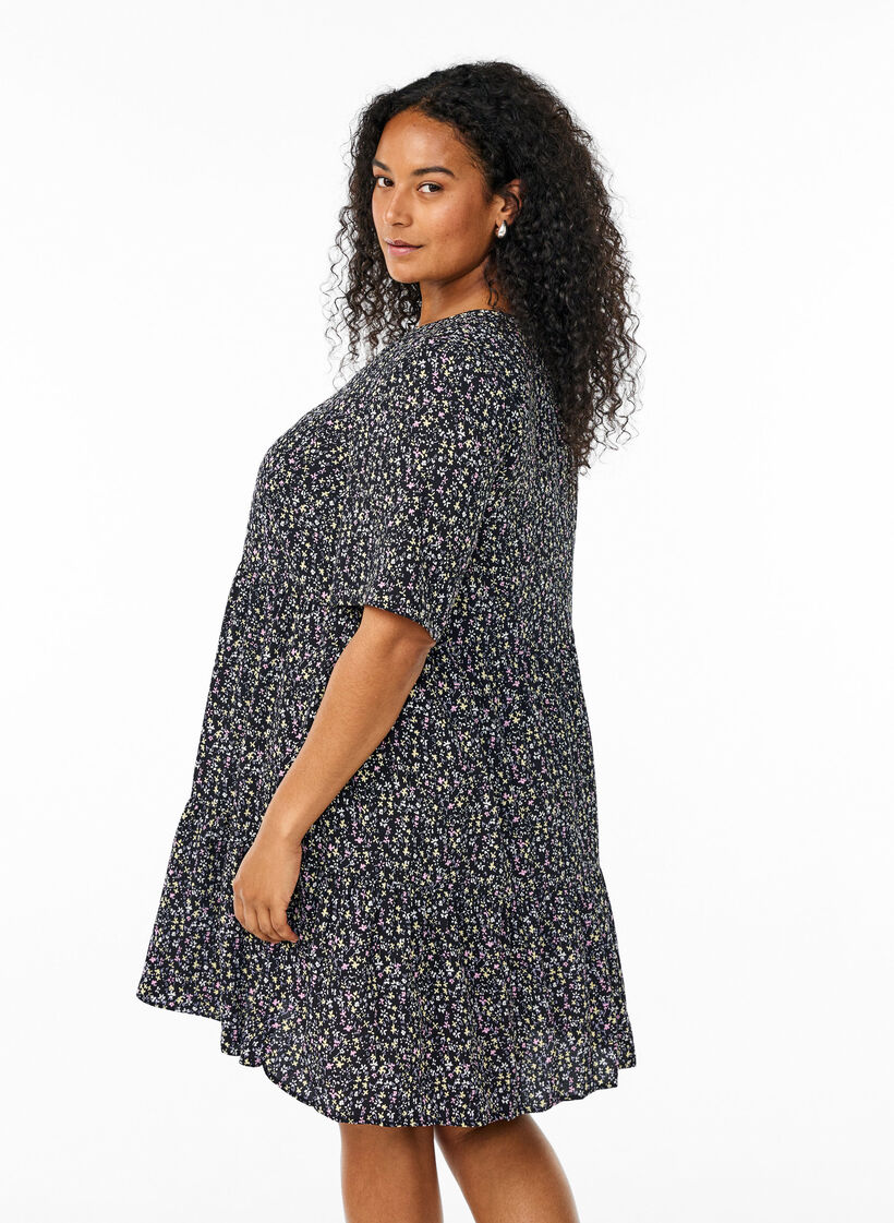 Short sleeve dress with a-line and cutlines, Black, Model image number 2