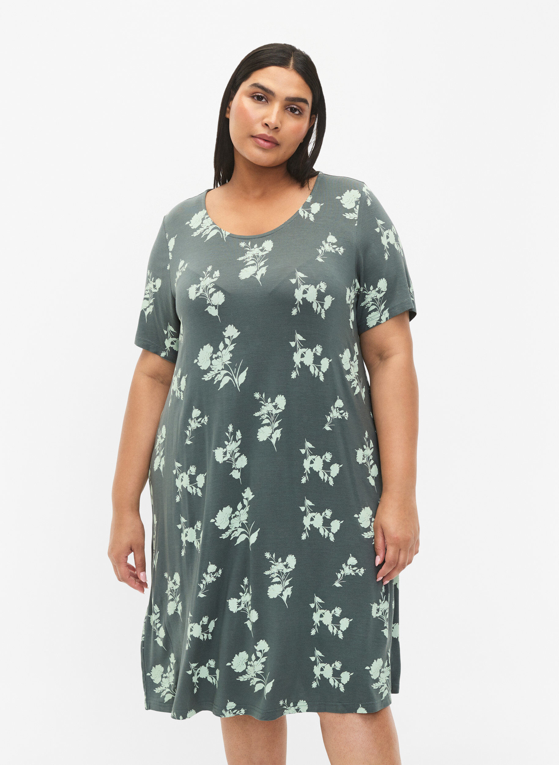 Zizzifashion Short-sleeved viscose nightgown with print, Balsam Green AOP, Model image number 0