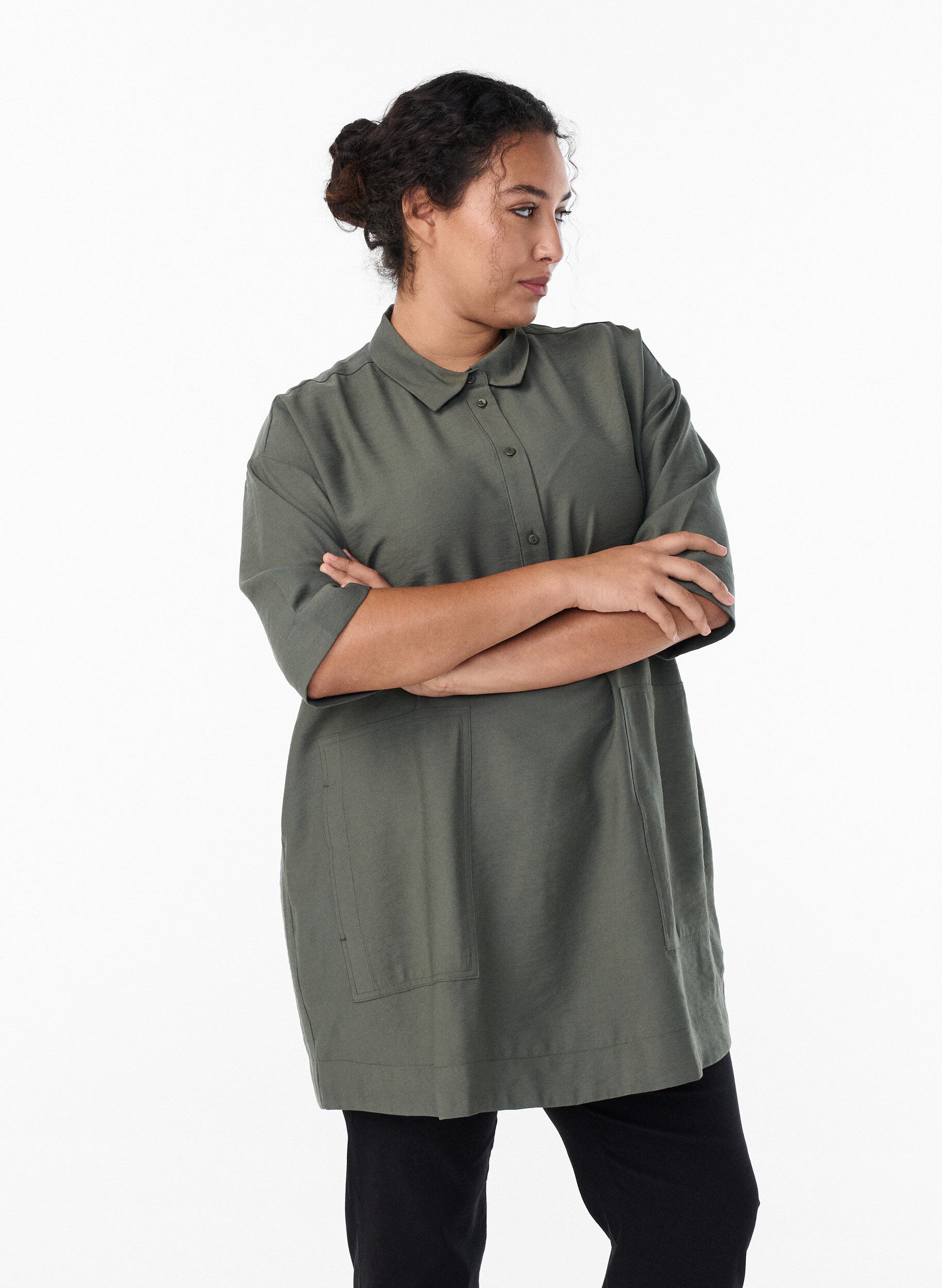 Tunic in viscose with pockets and collar, Green, Model