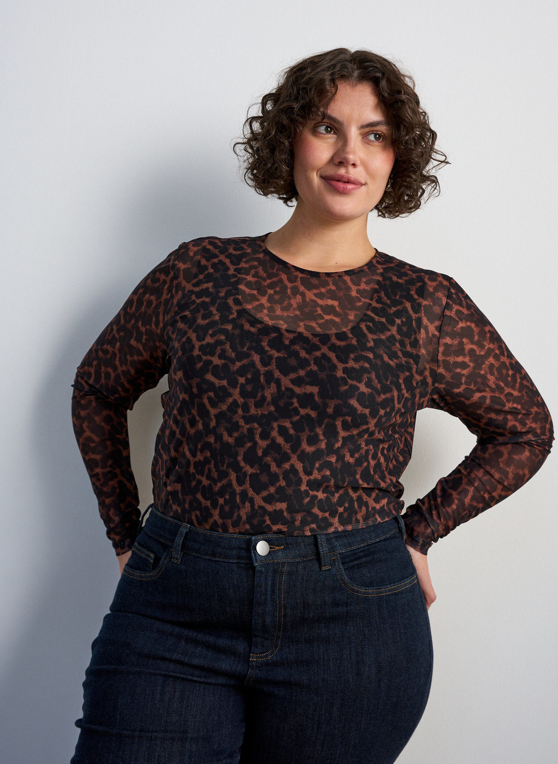Mesh blouse with print, Brown, Model
