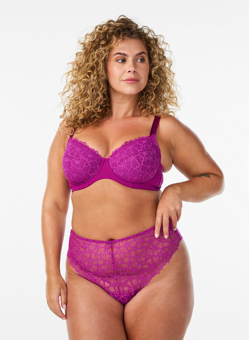 Padded bra with lace and underwire, Purple, Model image number 1