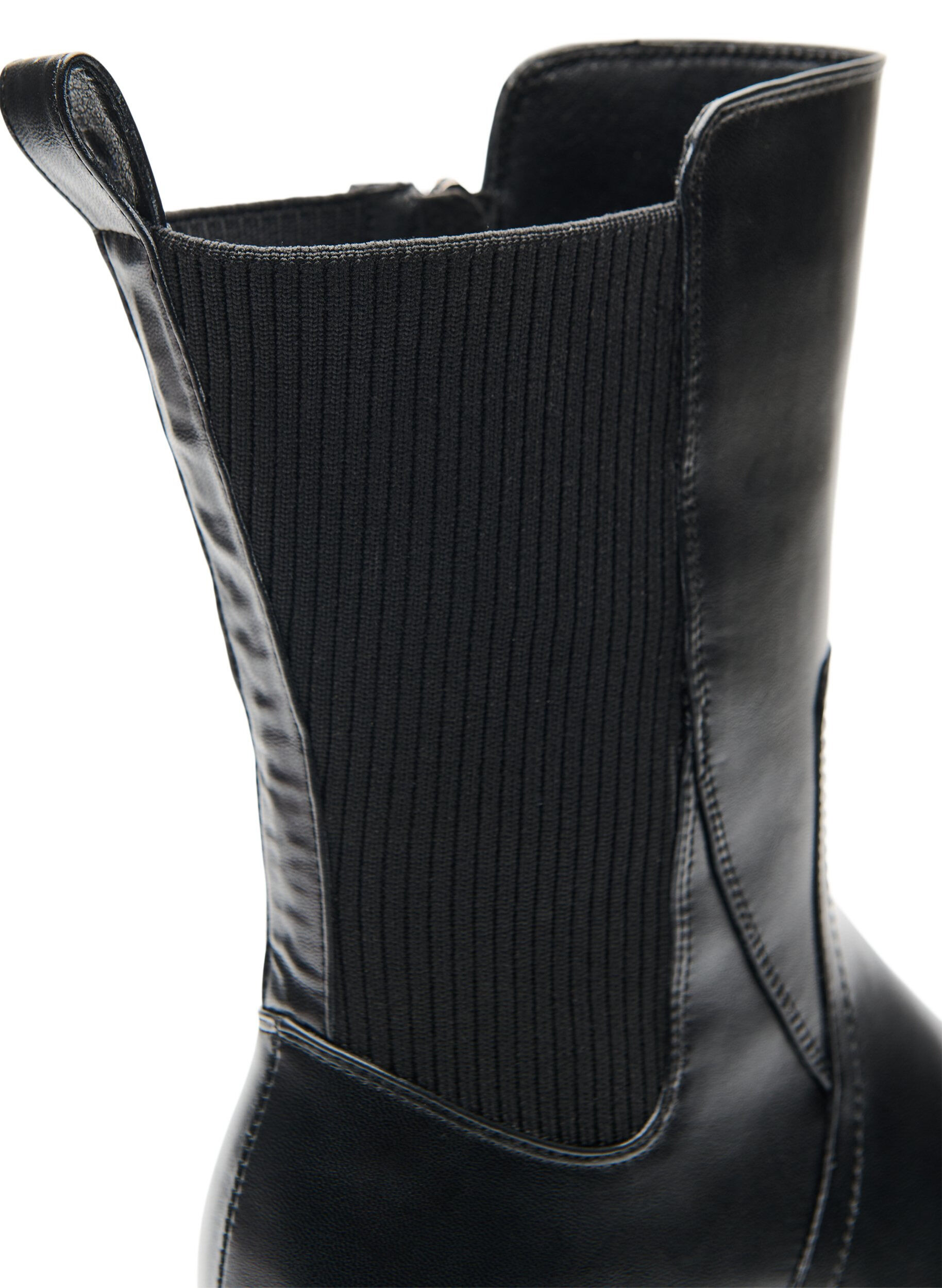 ZizzifashionChelsea boot with a chunky sole and ribbed panels, Black, Packshot image number 2
