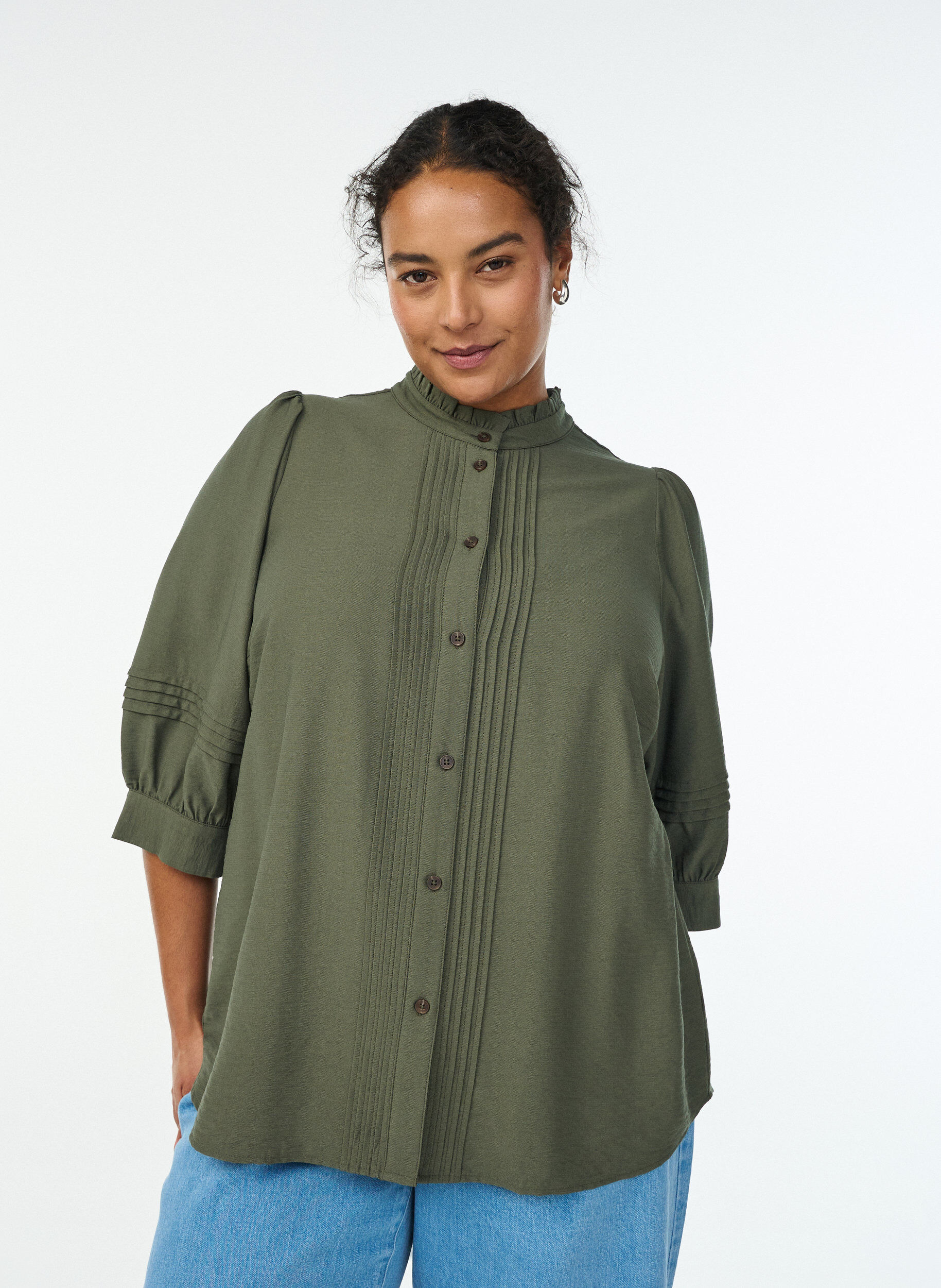 Blouse with 3/4 sleeves and decorative pleats, Green, Model