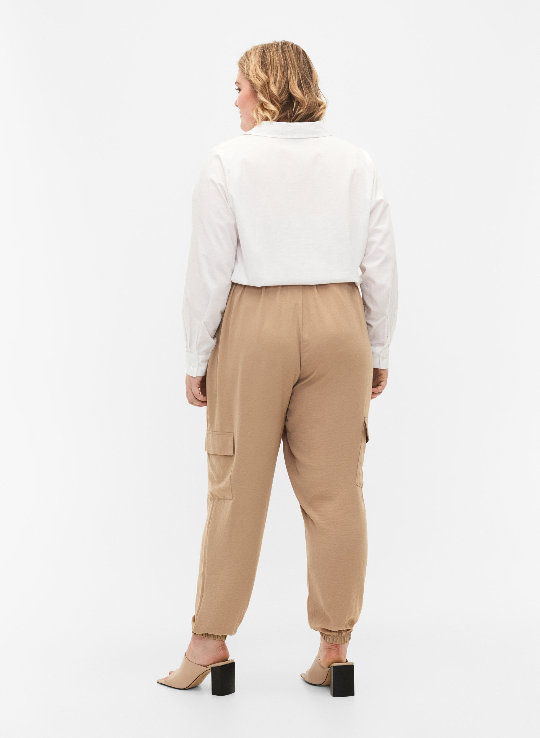 Zizzifashion Solid coloured trousers with large pockets, Nomad, Model image number 1