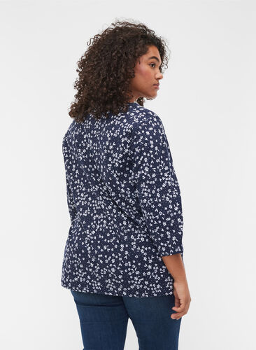 Cotton top with 3/4-length sleeves and floral print, NS w. White Flower, Model image number 1