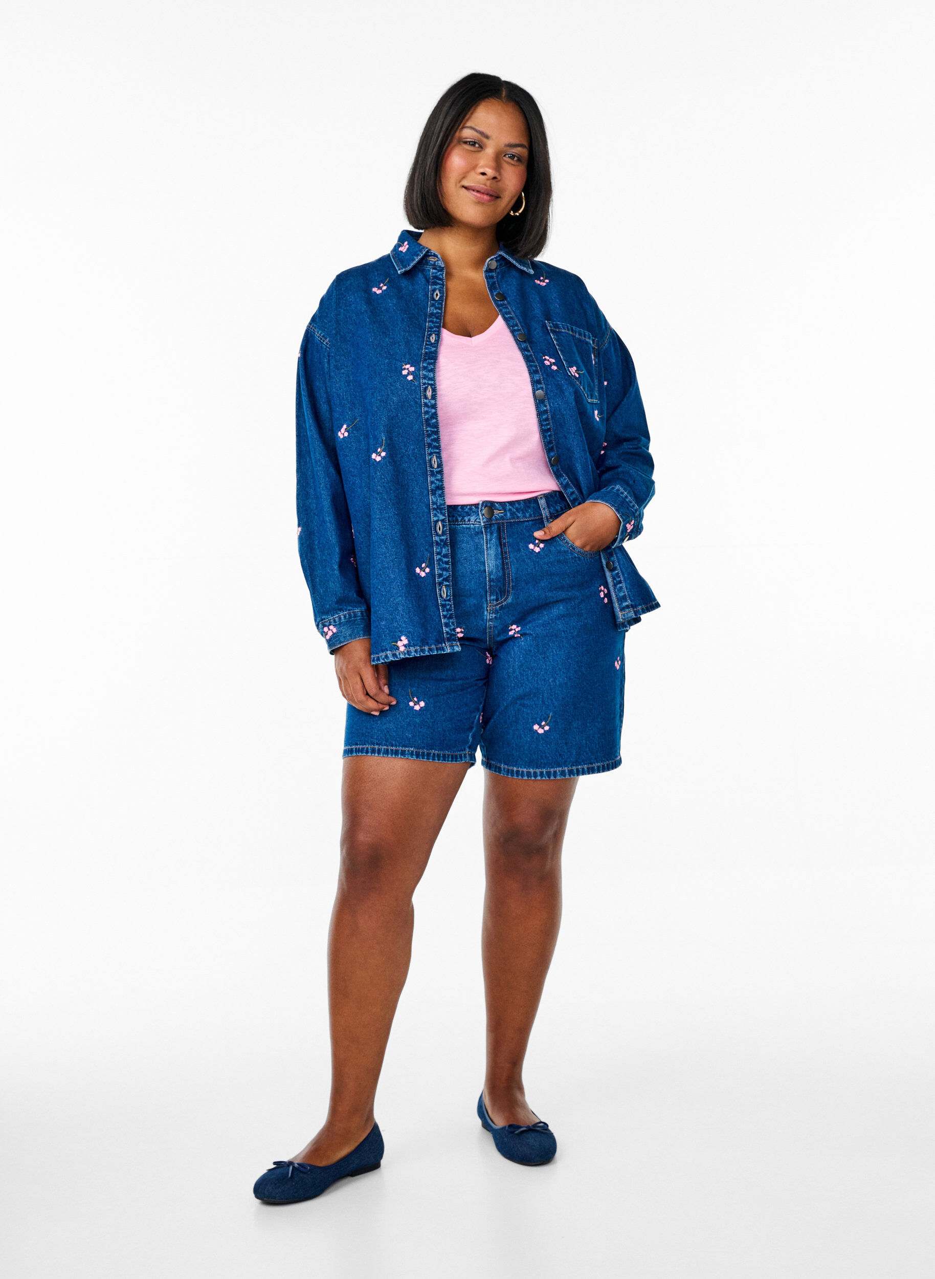 Zizzifashion Denim shirt with embroidered strawberries, Blue, Model image number 1