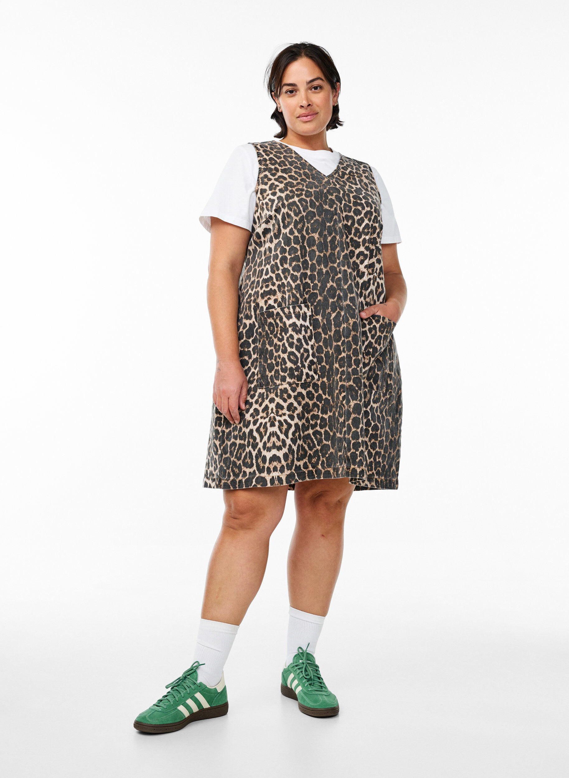 Zizzifashion Pinafore dress with pockets and leopard print, Brown, Model image number 1