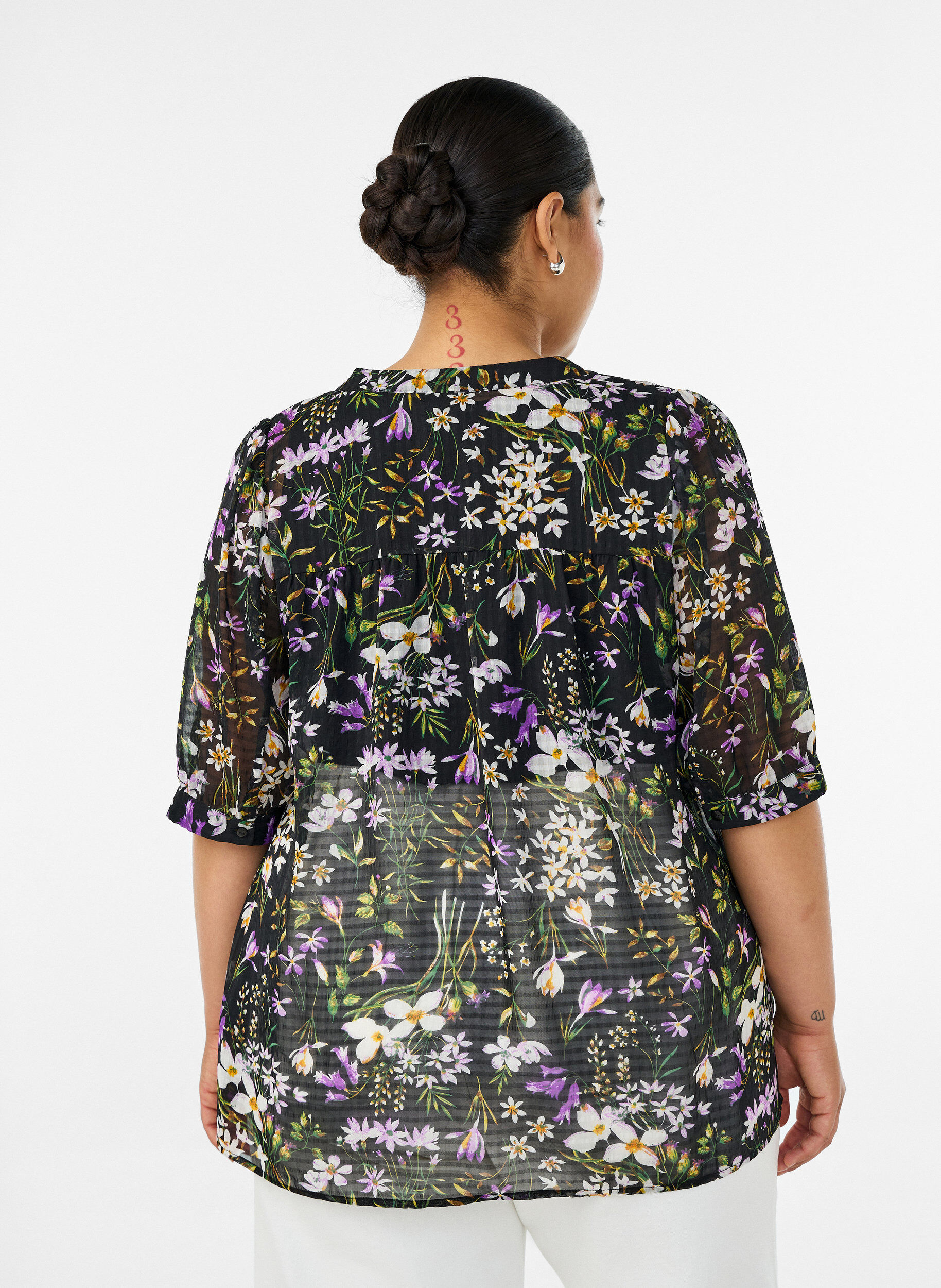 Zizzifashion Blouse with floral print and V-neck, Black, Model image number 2