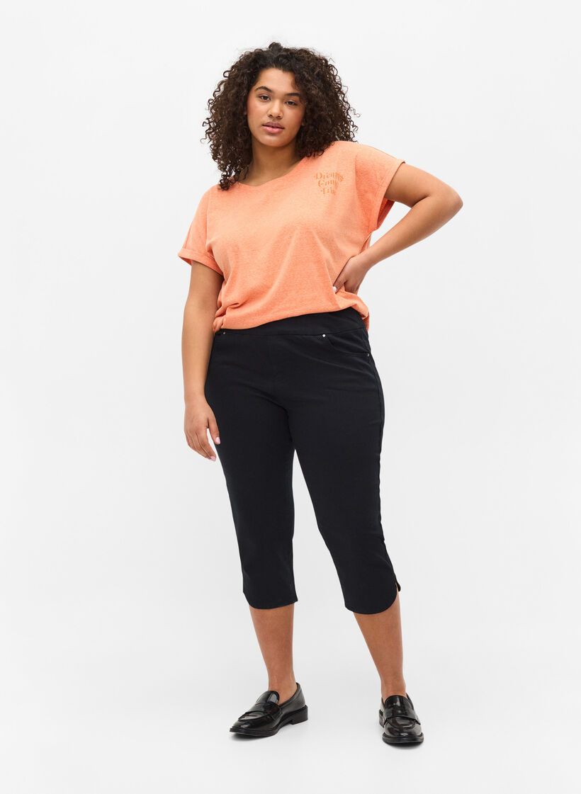 Close fitting cotton blend capris, Black, Model image number 4