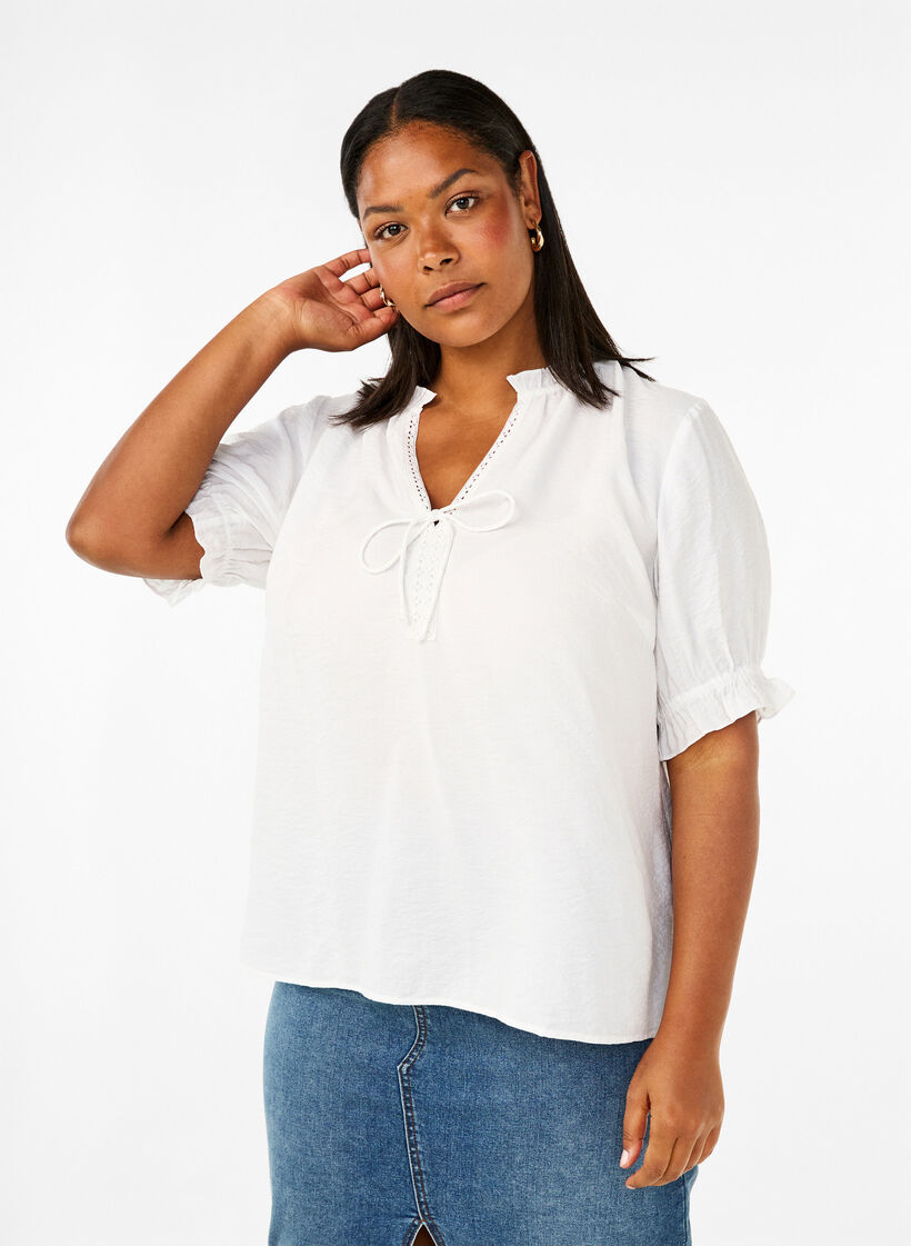 Short-sleeved viscose blouse with ruffle details, Bright White, Model image number 0