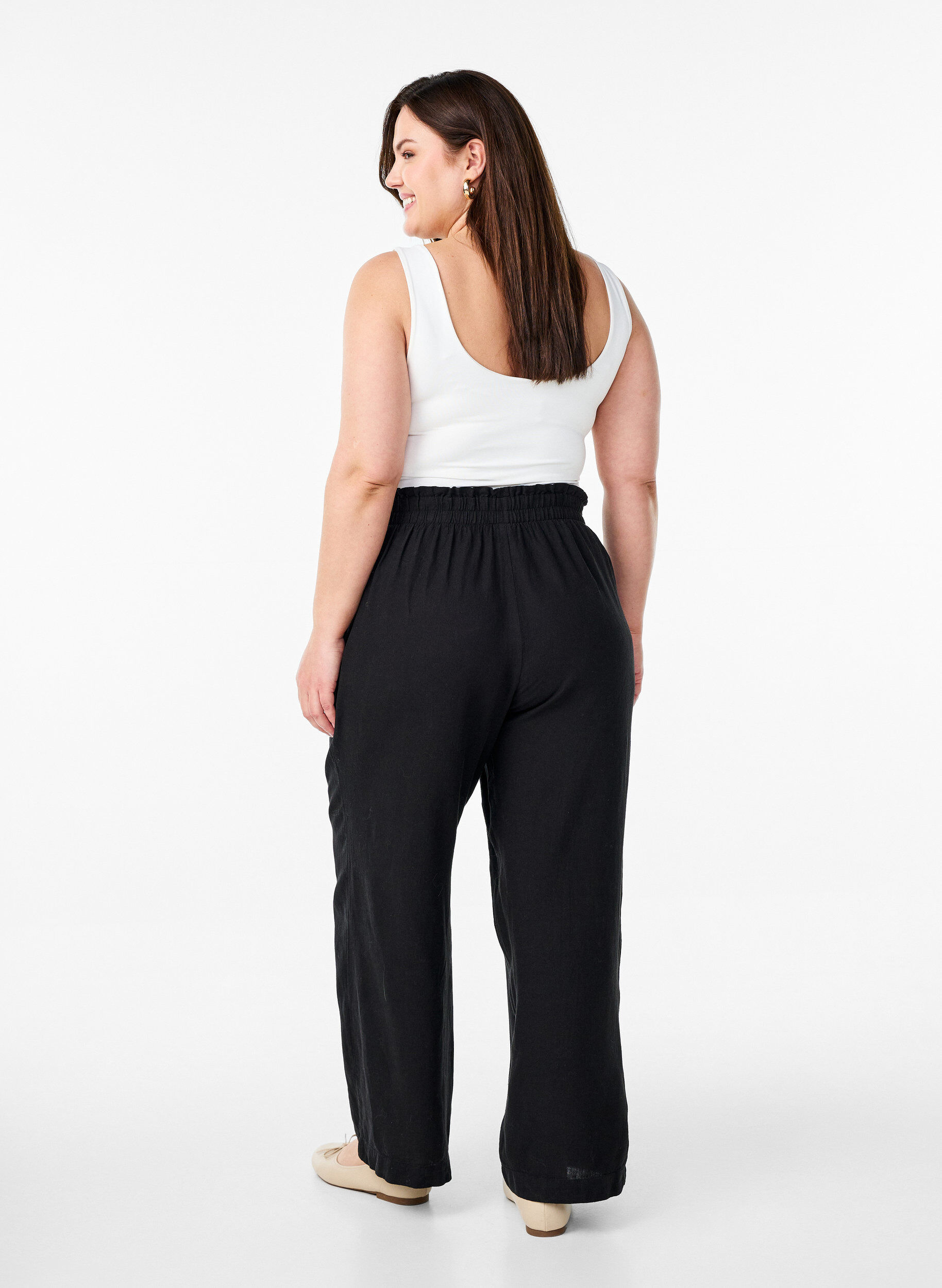 Zizzifashion Loose trousers in linen and viscose, Black, Model image number 1
