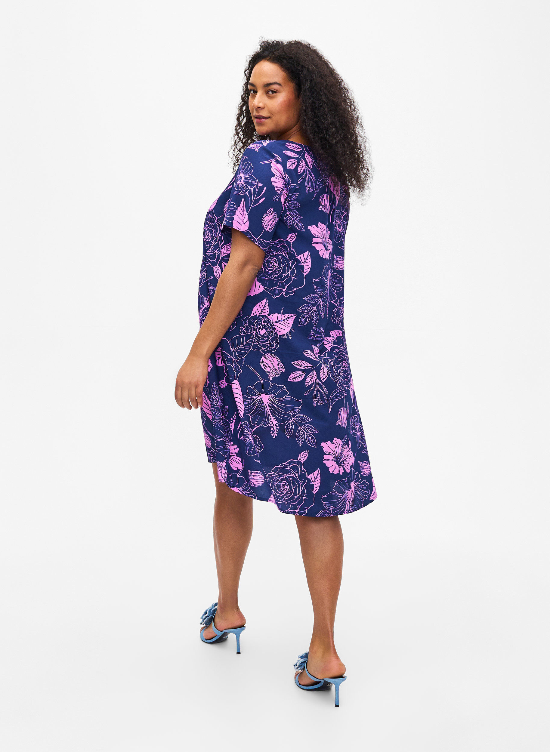 Zizzifashion FLASH - V-neck dress with floral print, Medieval Blue Flower, Model image number 1