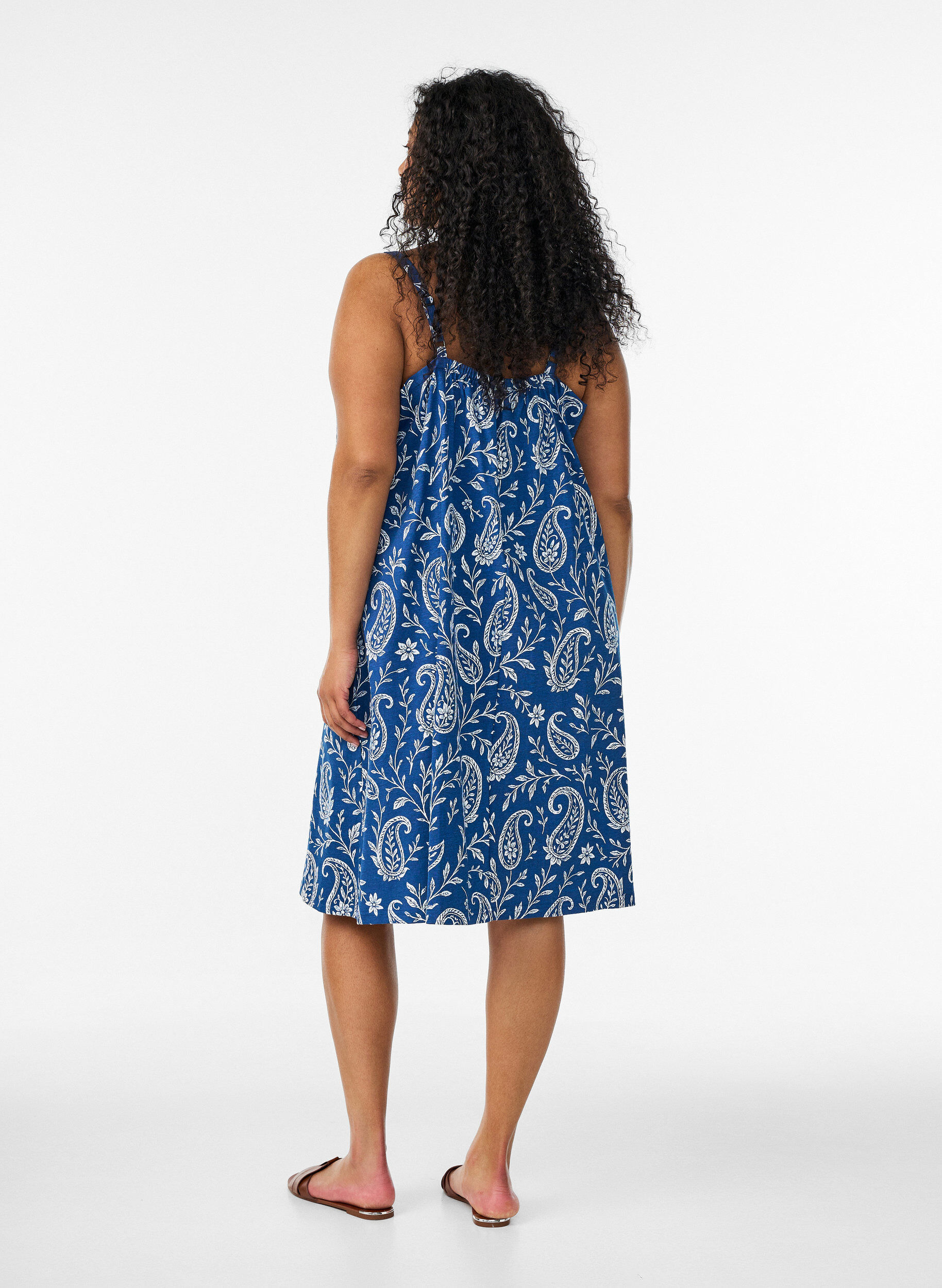 Zizzifashion Knee-length strap dress in organic cotton, Blue, Model image number 2
