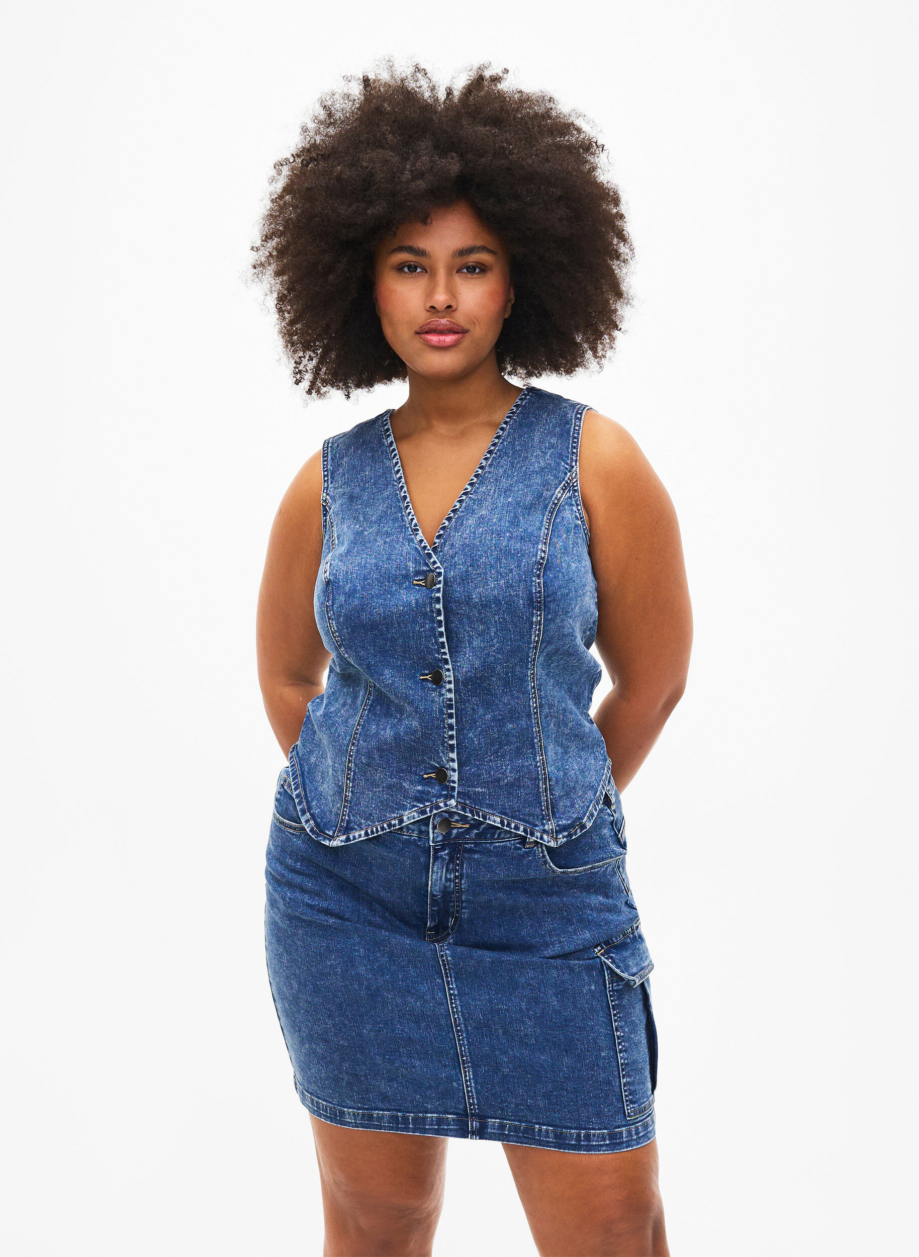 Zizzifashion Slim fit denim vest with buttons, Blue Denim, Model image number 2