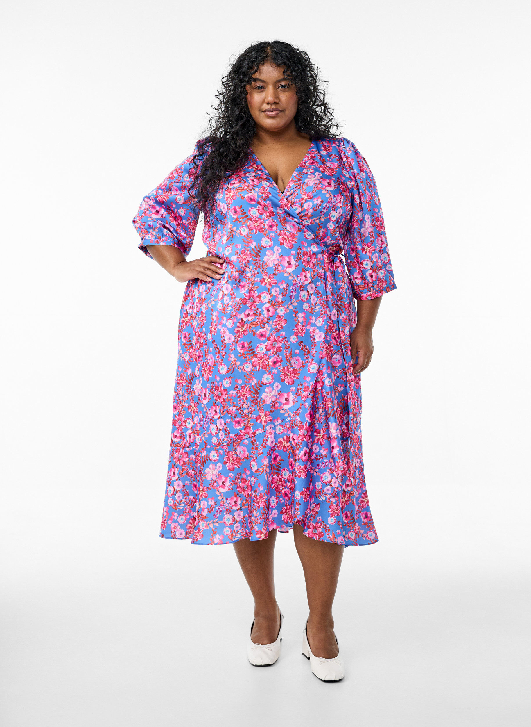 Floral wrap dress with 3/4 sleeves, Blue, Model