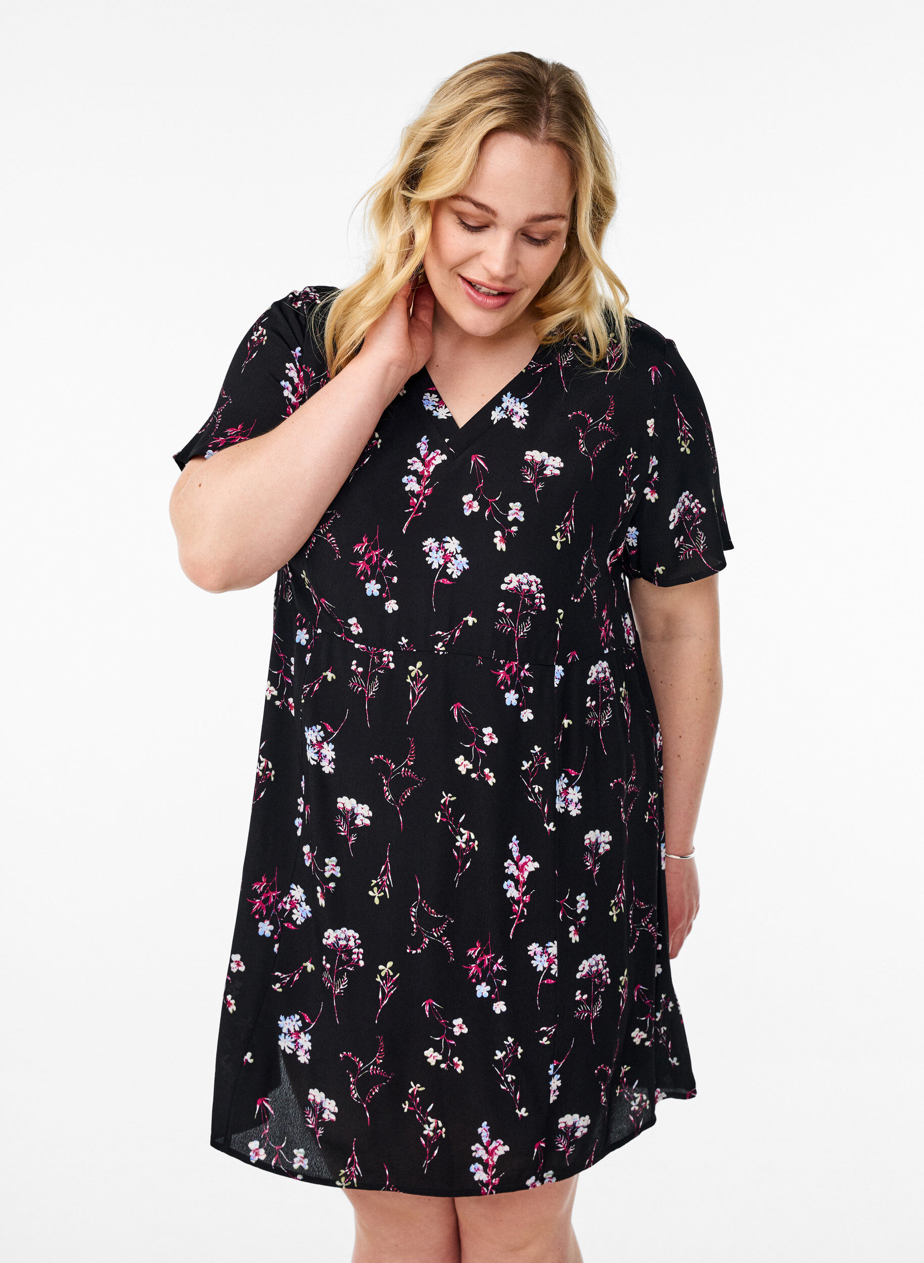 Short dress with floral print, Black, Model