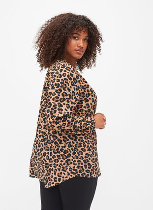 Long-sleeved blouse in leopard print and v-neck, Leopard, Model image number 1