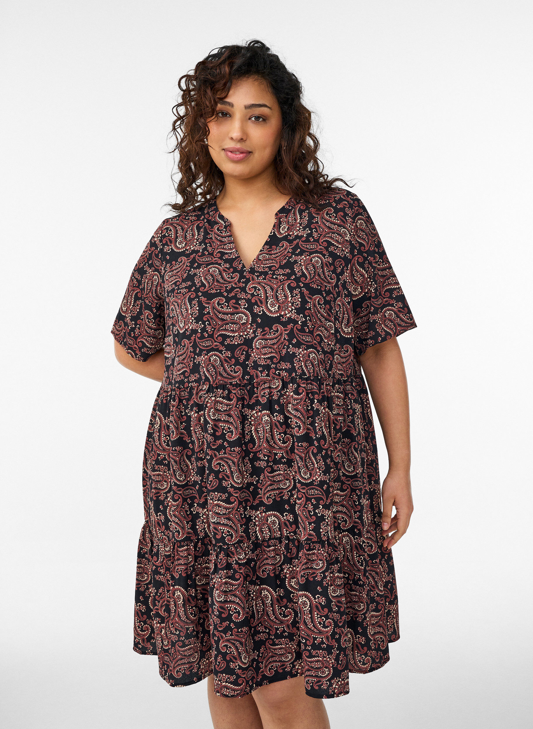 Zizzifashion Short sleeve dress with a-line and cutlines, Black, Model image number 0