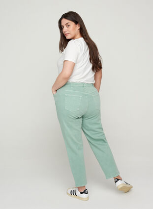 Mom fit jeans in cotton, Chinois Green, Model image number 1