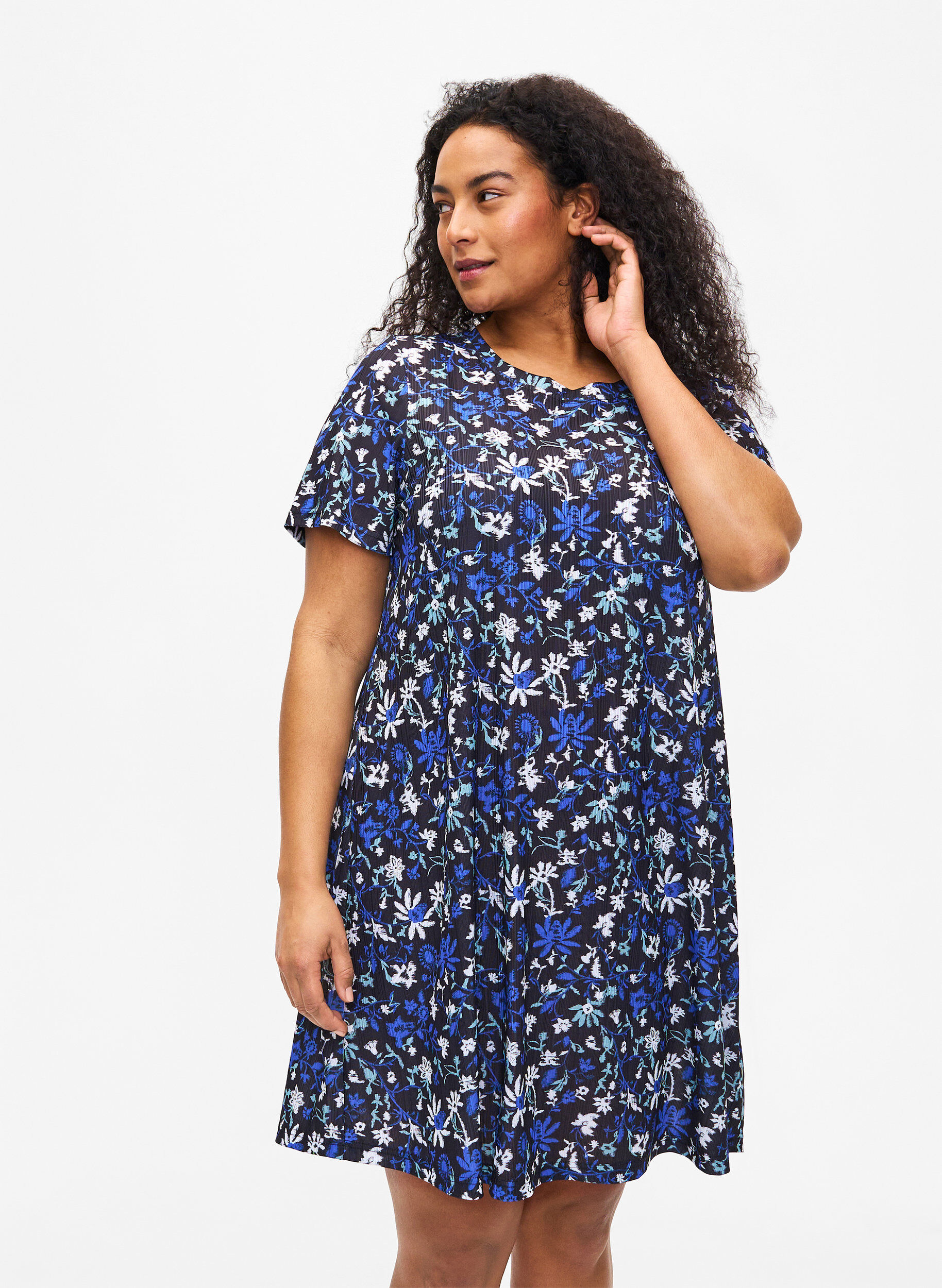 Zizzifashion FLASH - Floral print dress with short sleeves, Black Blue Green AOP, Model image number 0
