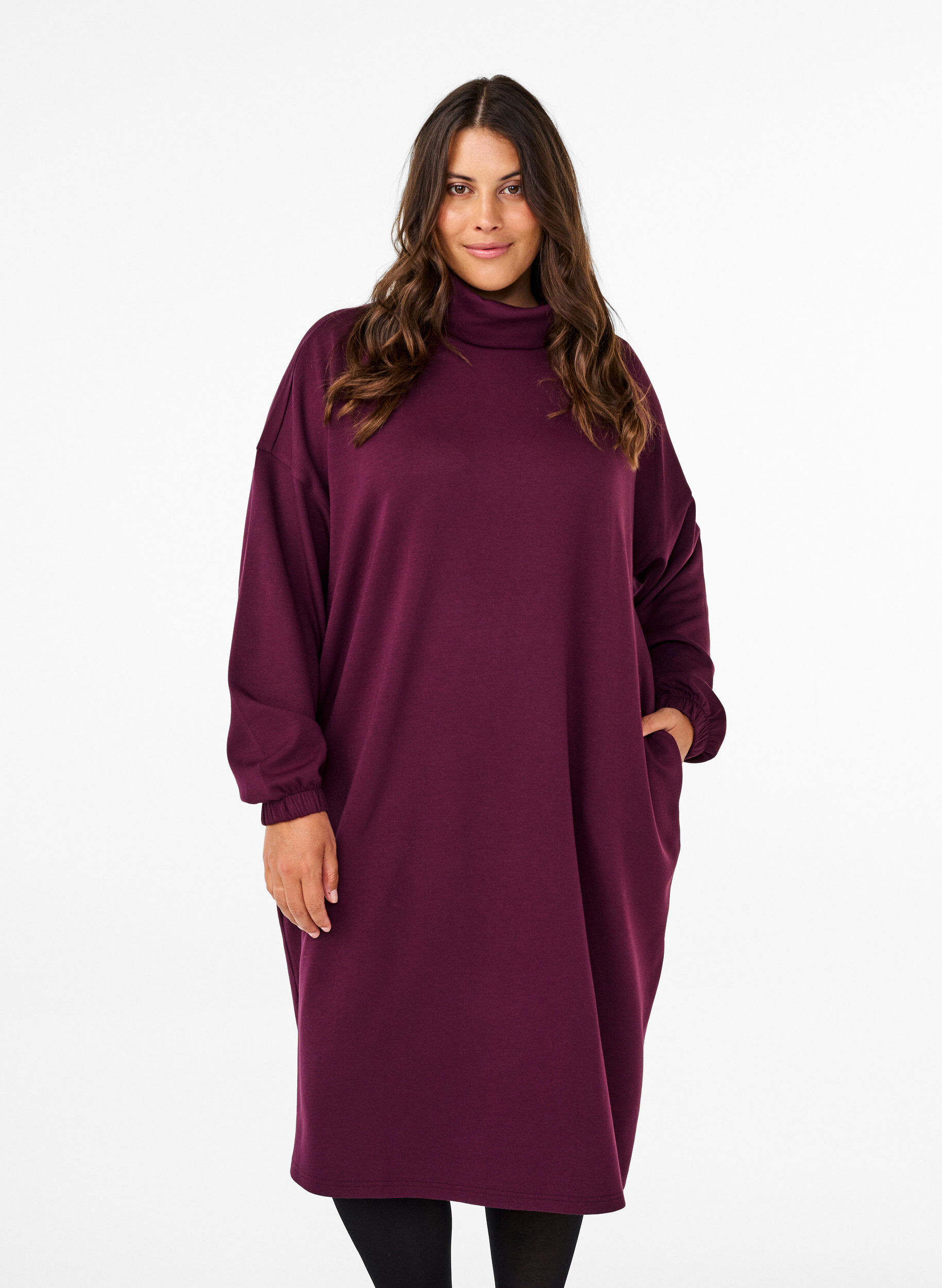 A-shaped turtleneck dress, Red, Model