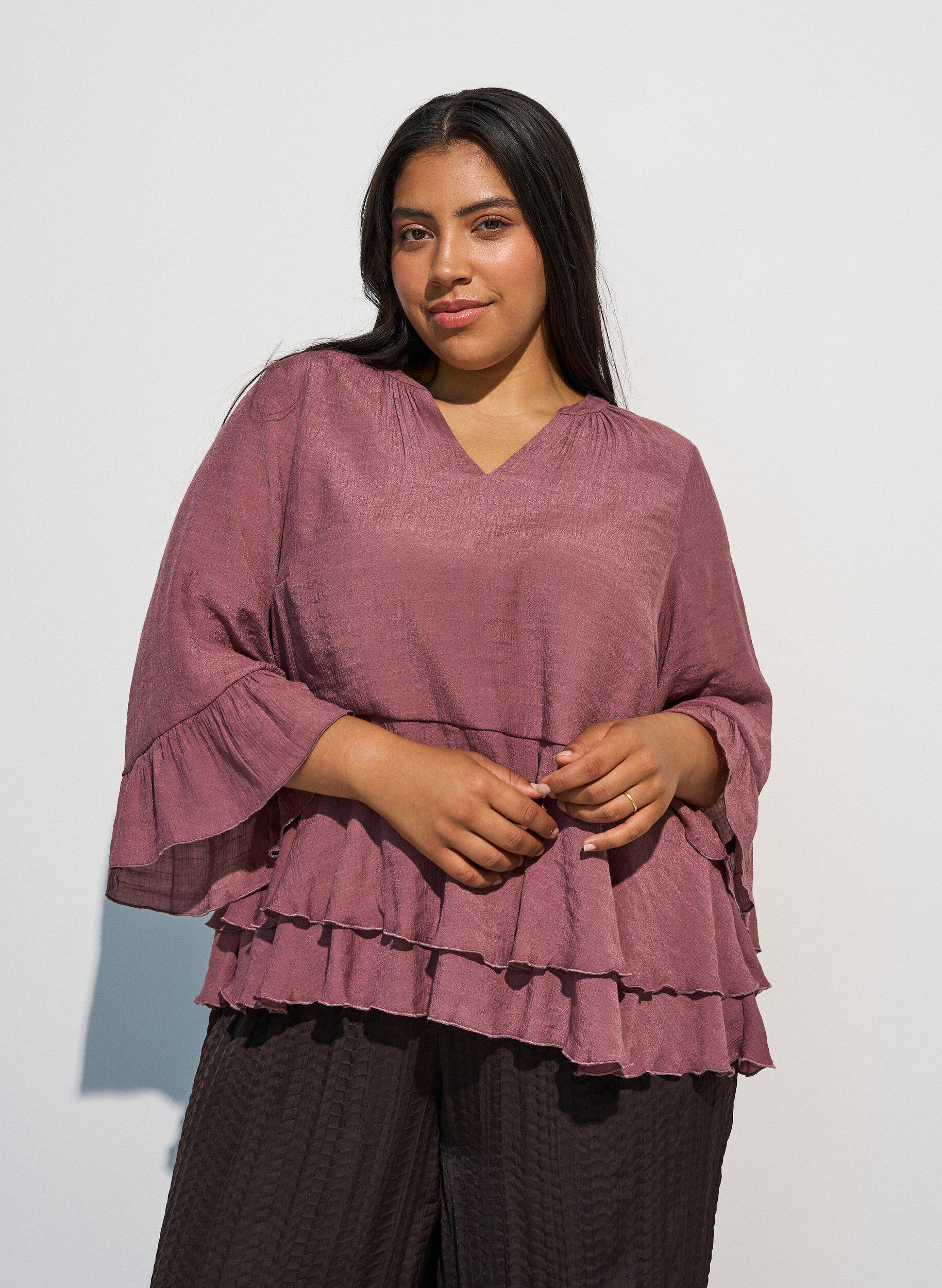 Blouse with 3/4-sleeves and ruffle details, Rose, Model