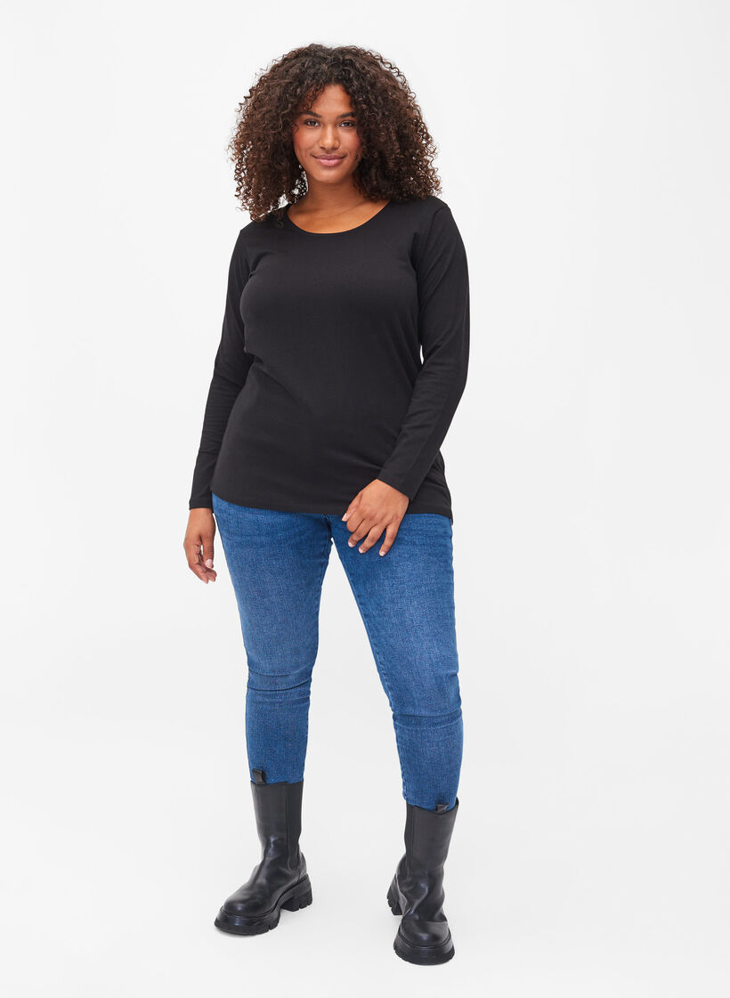 Plain basic top in cotton, Solid Black, Model image number 2