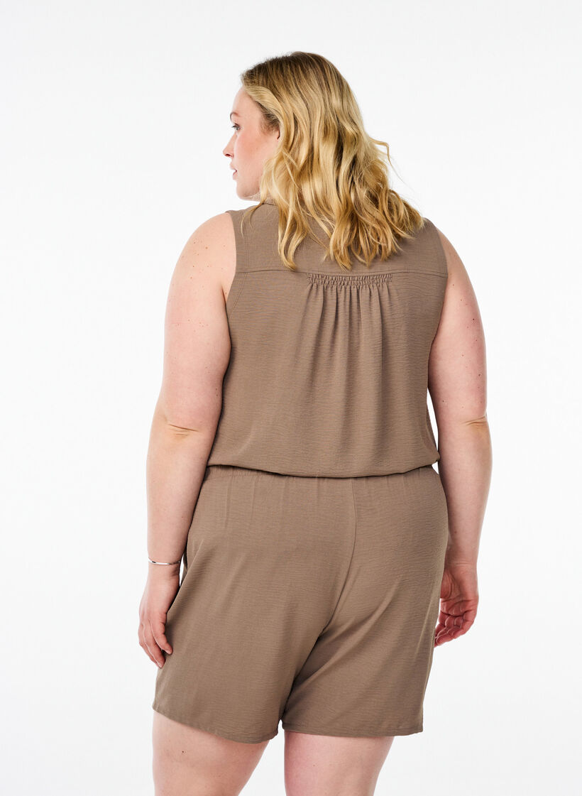 Shorts with pockets and elastic waistband, Brown, Model image number 2