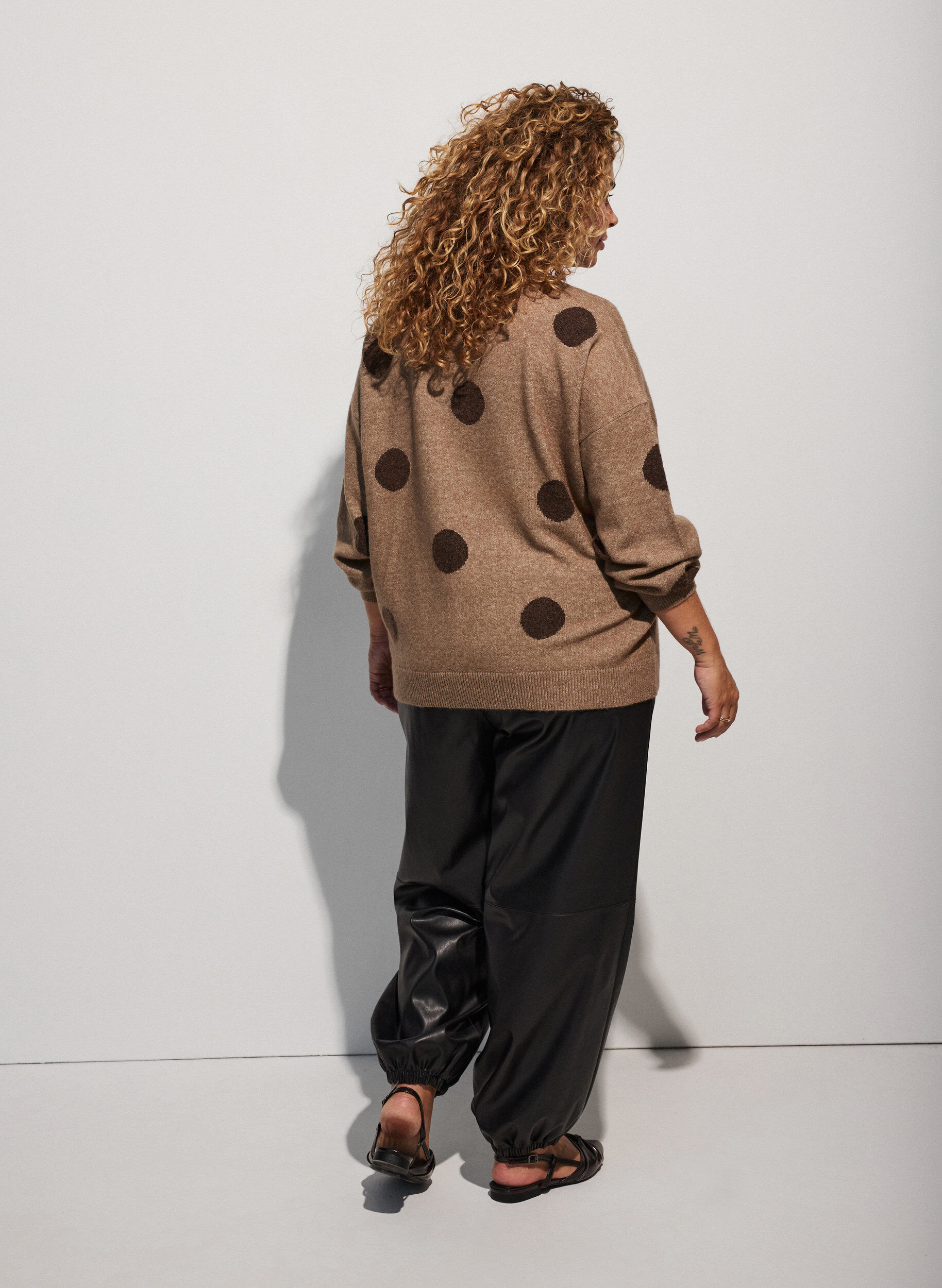 ZizzifashionKnitted blouse with a dotted pattern, Brown, Model image number 2