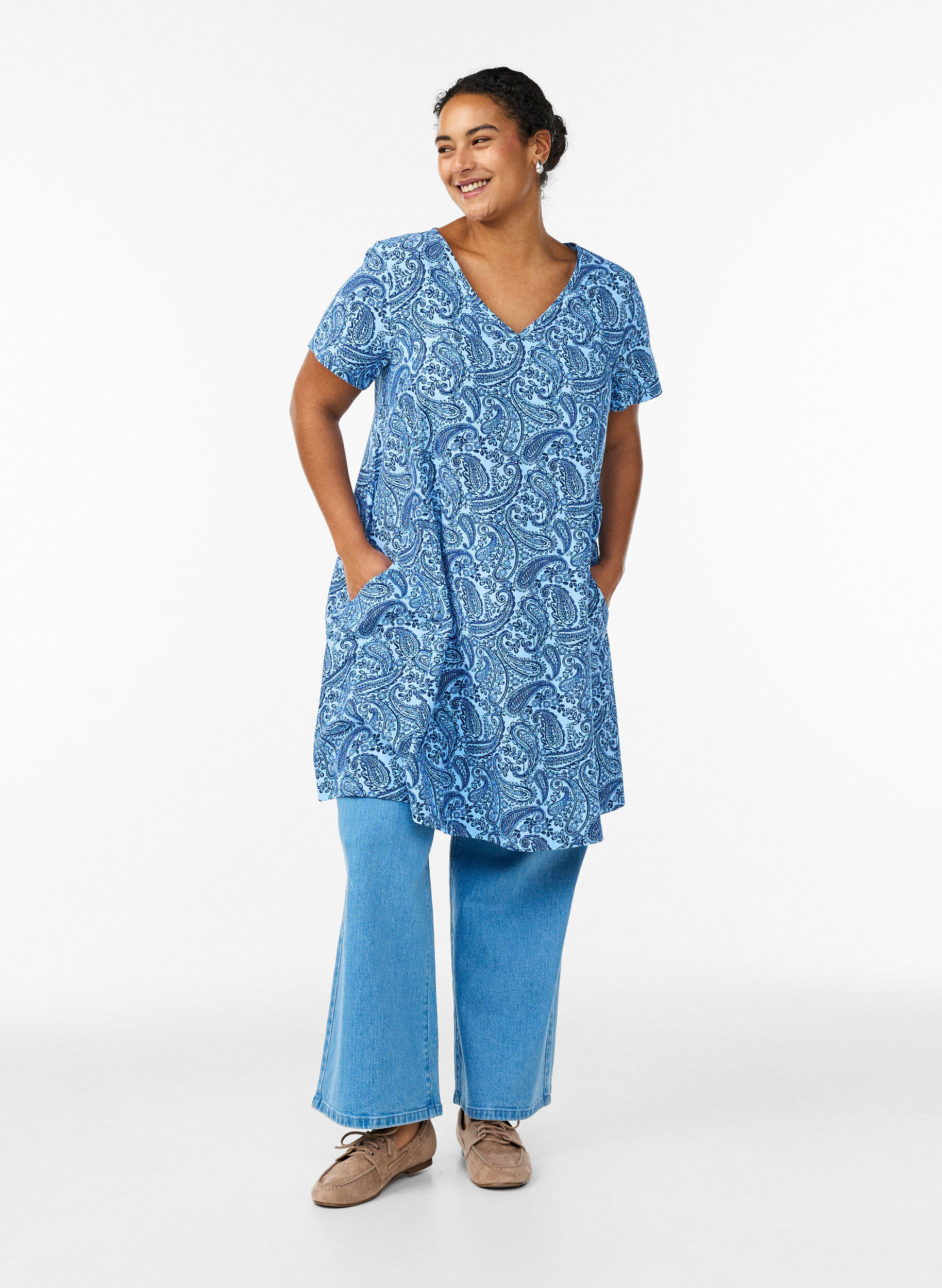 Zizzifashion Short a-line dress with paisley print, Light Blue, Model image number 1