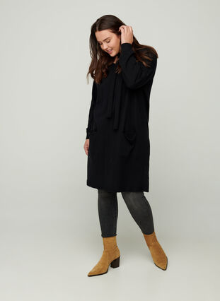 Long-sleeved knitted dress with pockets, Black, Model image number 2