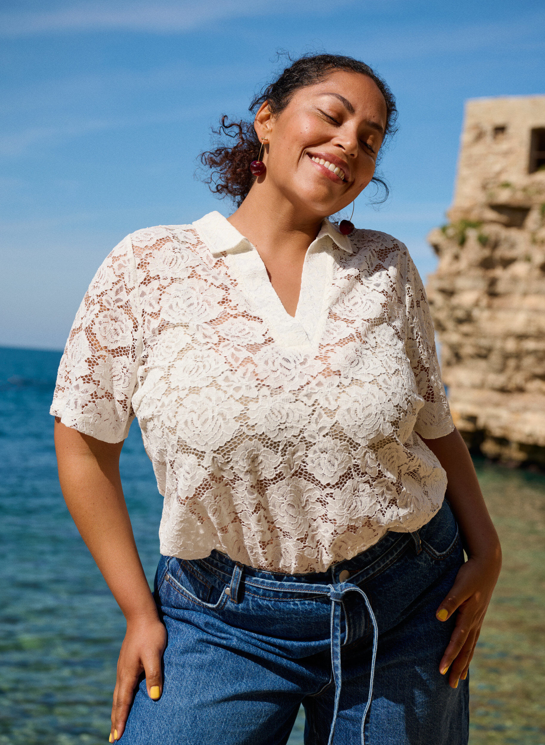 Zizzifashion Lace blouse with a collar and V-neck, Vanilla, Image image number 0