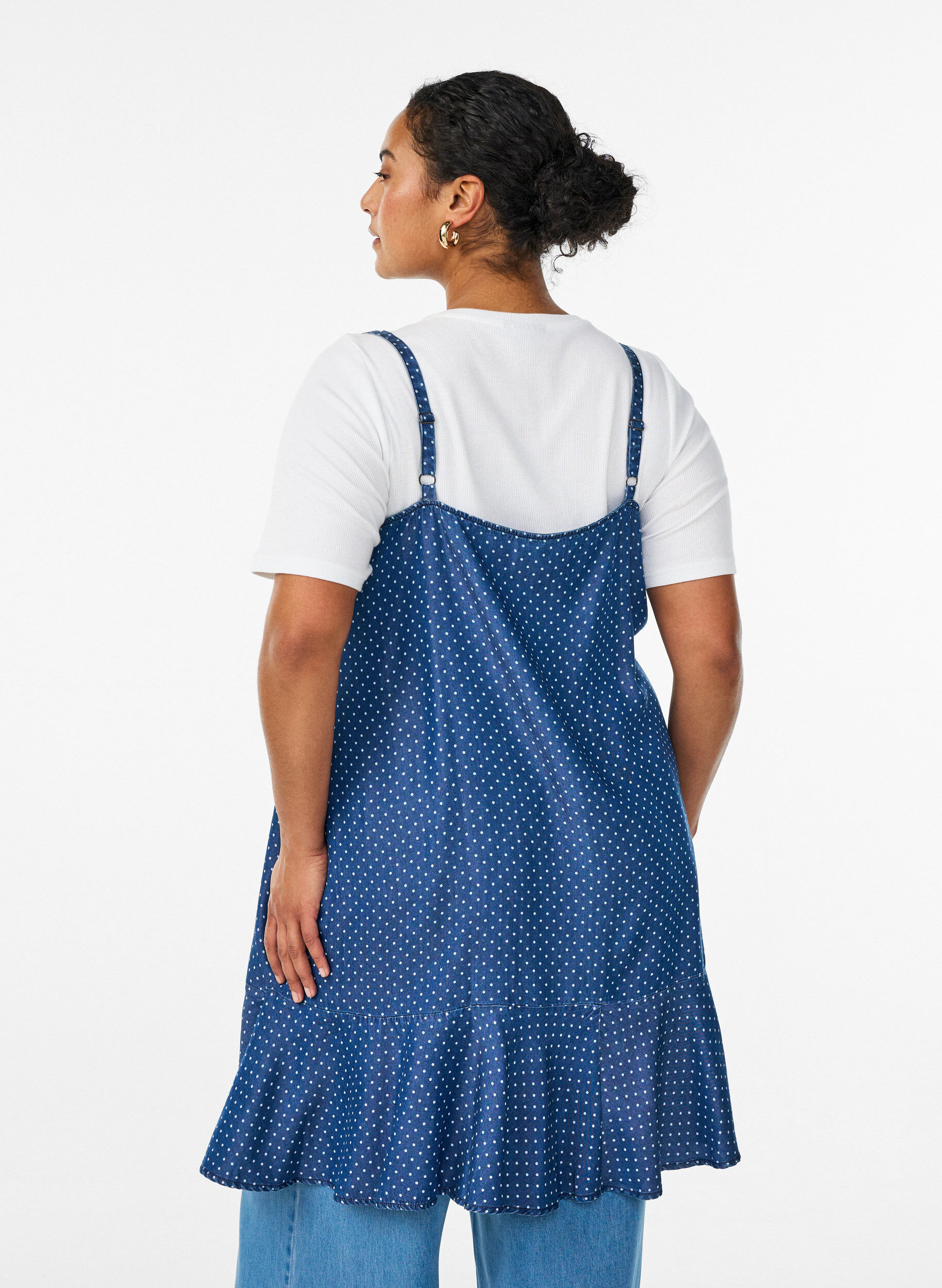 Zizzifashion Knee-length strap dress in TENCEL&trade; Lyocell with a denim look, Blue, Model image number 2