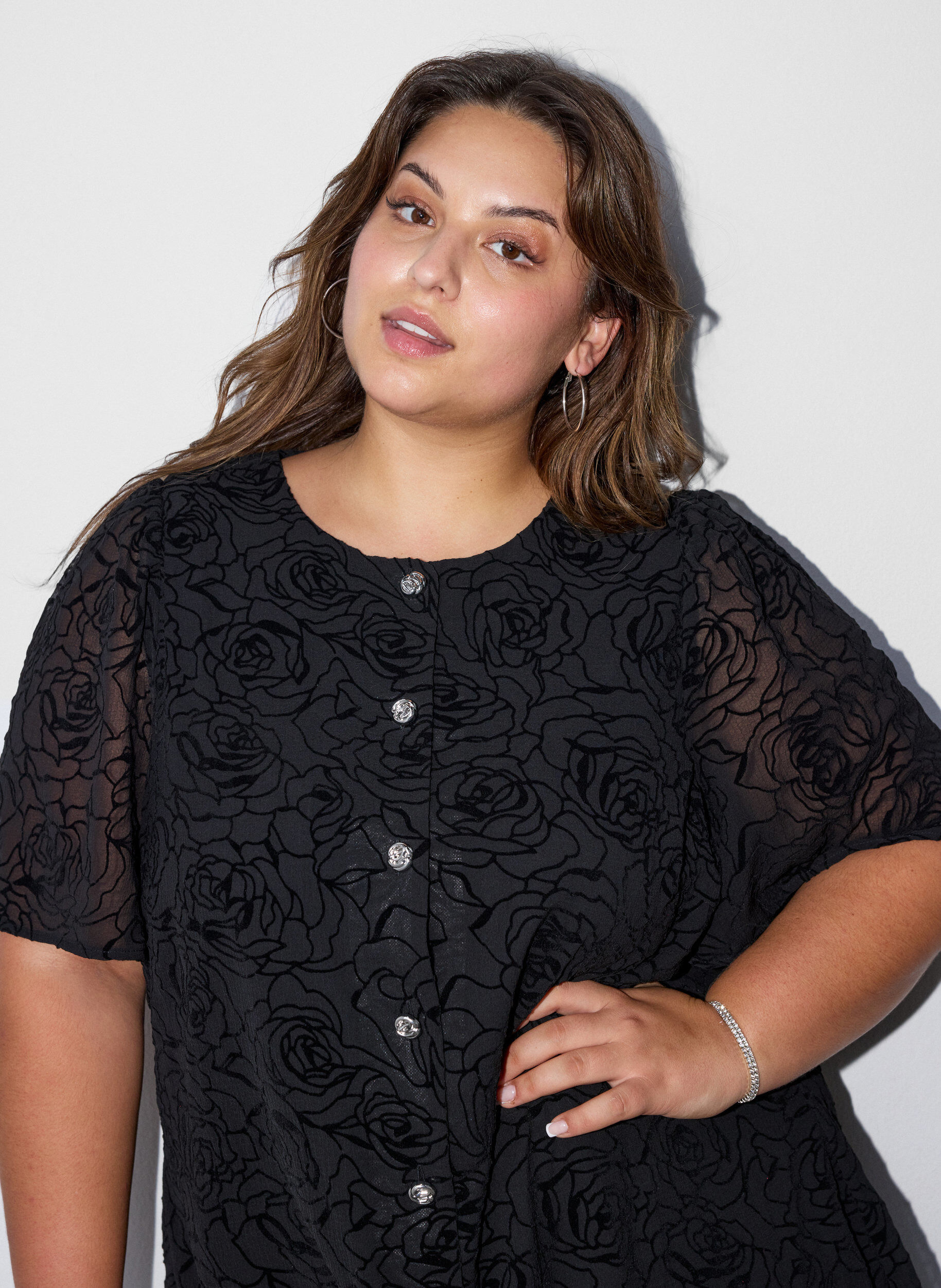 ZizzifashionShort dress with rose print and buttons, Black, Model image number 3