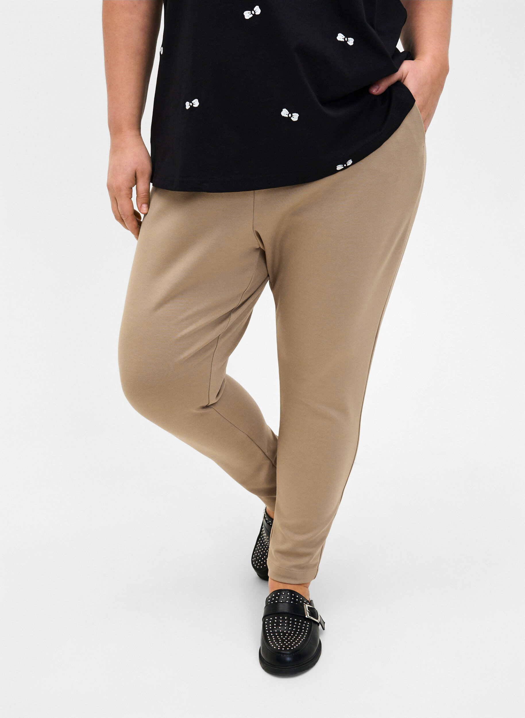 Zizzifashion Cropped trousers with pockets, Beige, Model image number 2