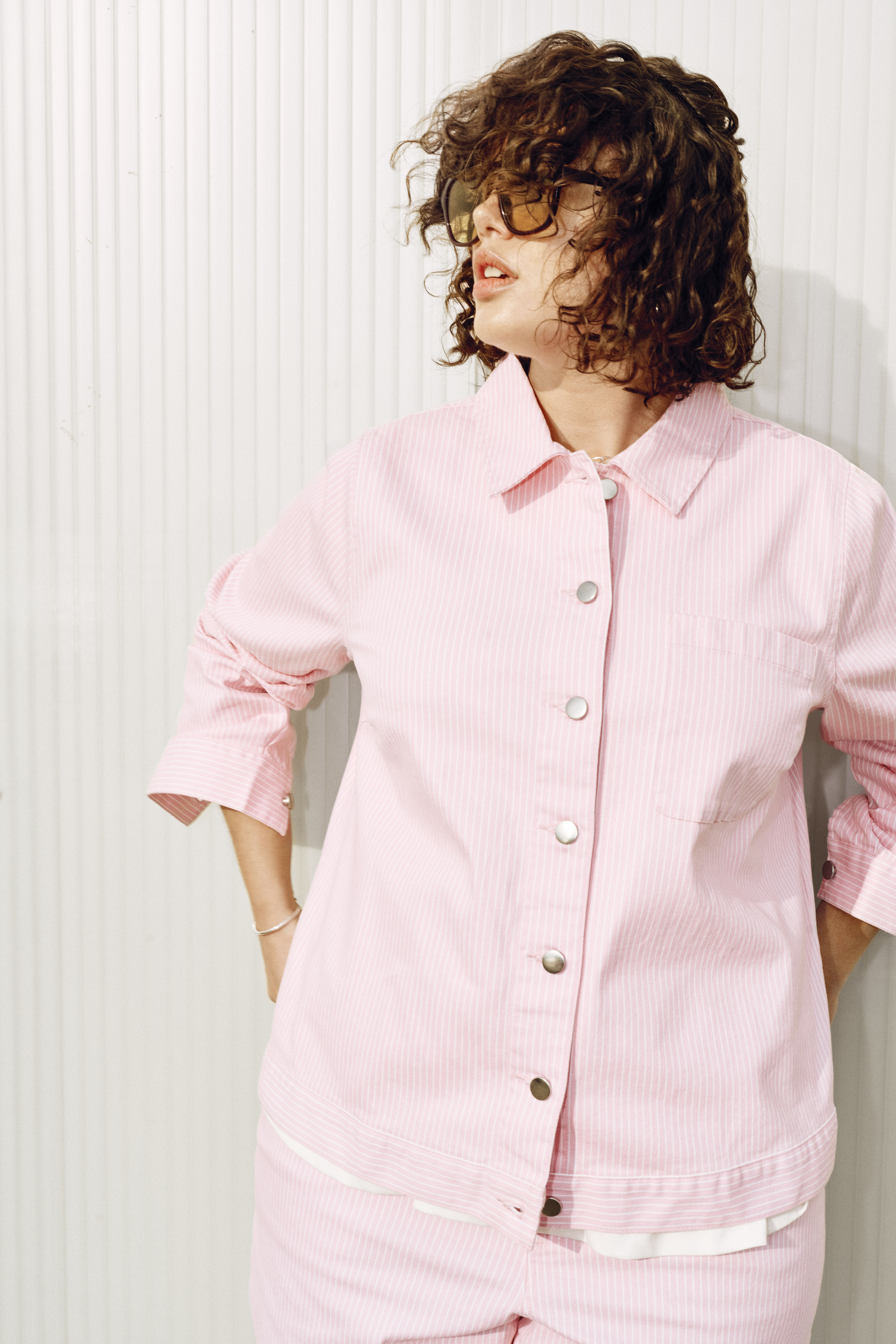 Zizzifashion Coloured denim with stripes, , Model