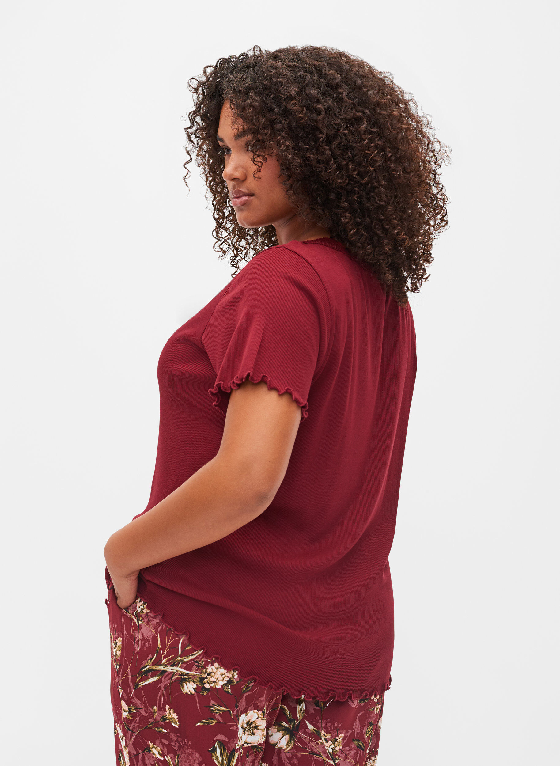 Zizzifashion Short-sleeved pyjama top with lace trim, Cabernet, Model image number 1