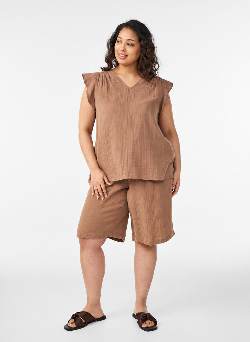 Loose cotton muslin shorts with a high waist, Brown, Model image number 1